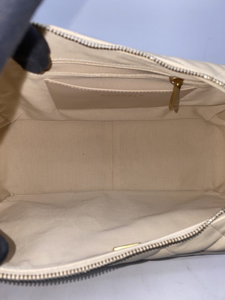 Hobo Maxi Lambskin Beige