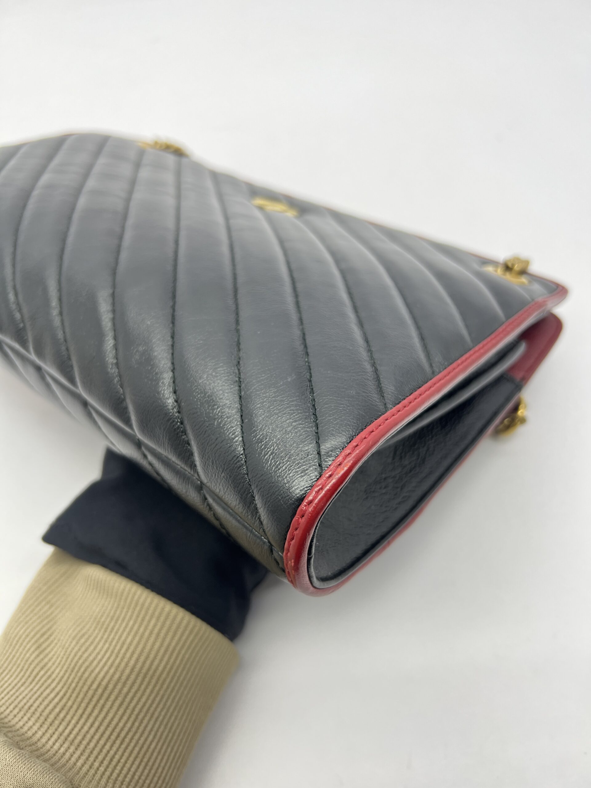 Marmont Slim Shoulder Leather Black Red