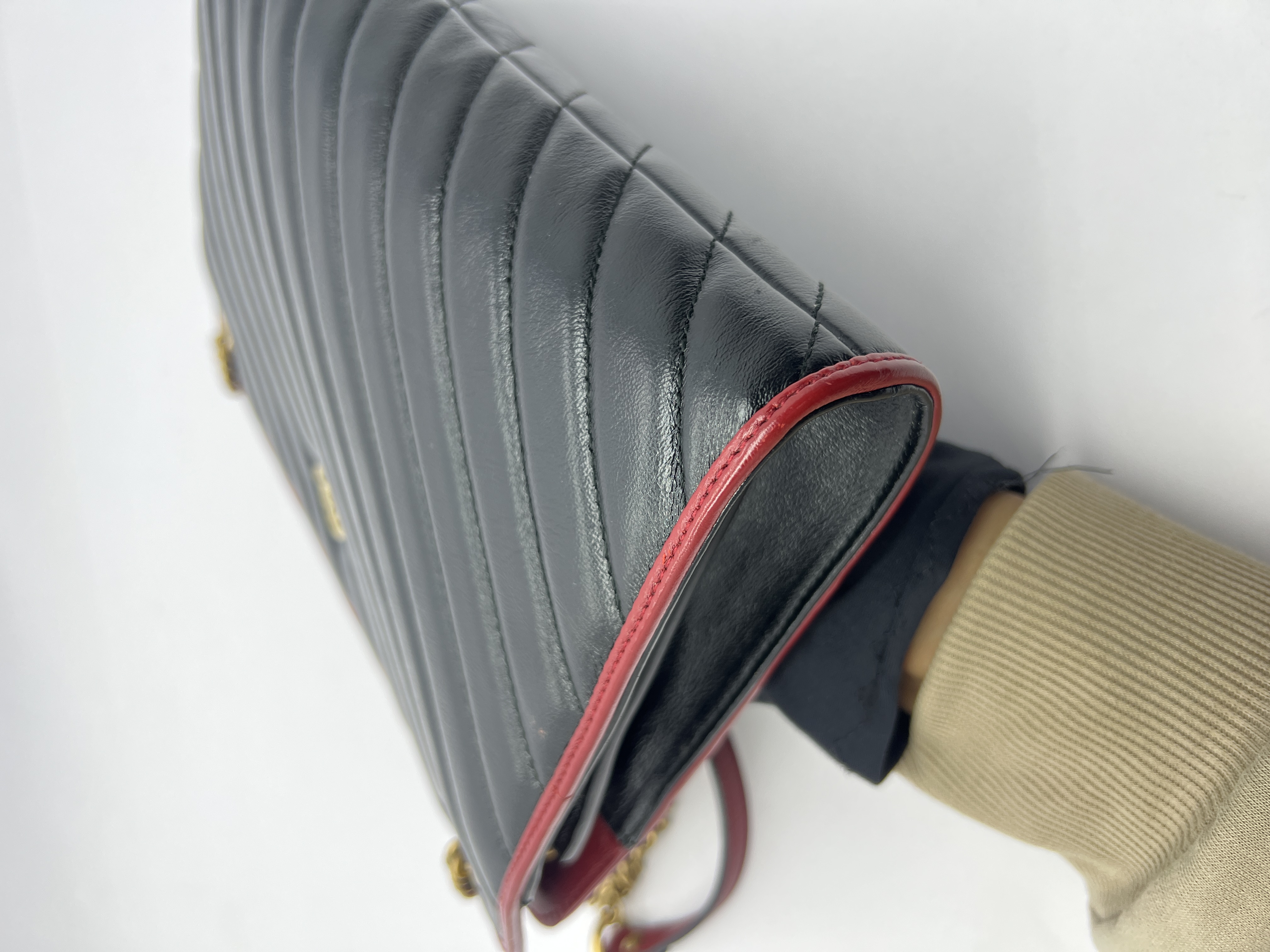 Marmont Slim Shoulder Leather Black Red