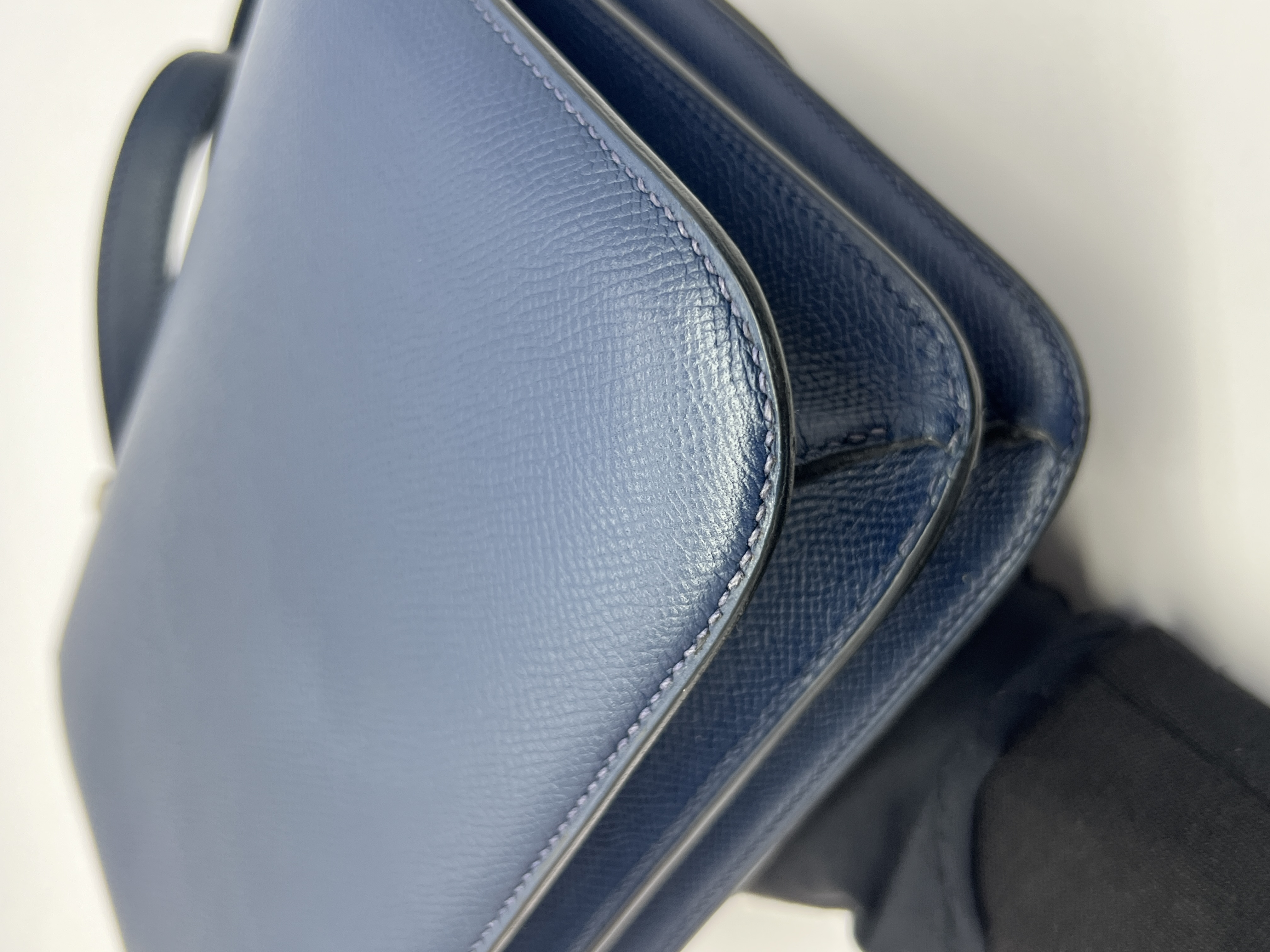 Constance 24 Epsom Bleu Agate