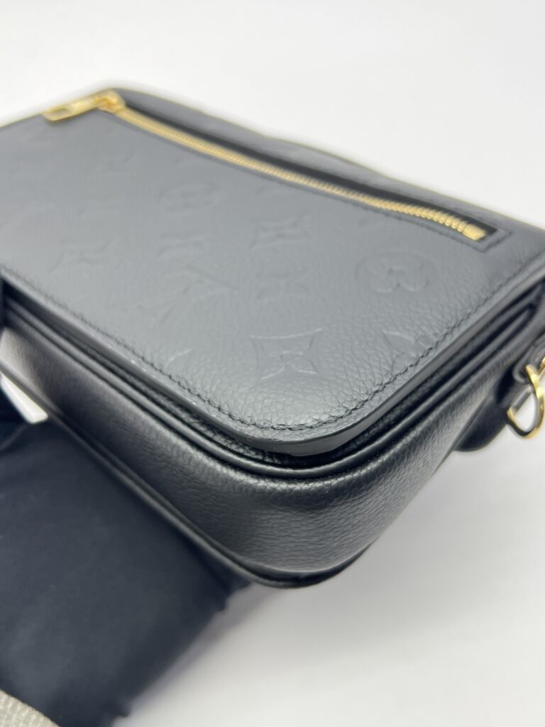 Metis East West Monogram Empreinte Noir