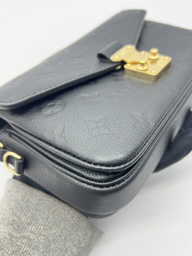 Metis East West Monogram Empreinte Noir