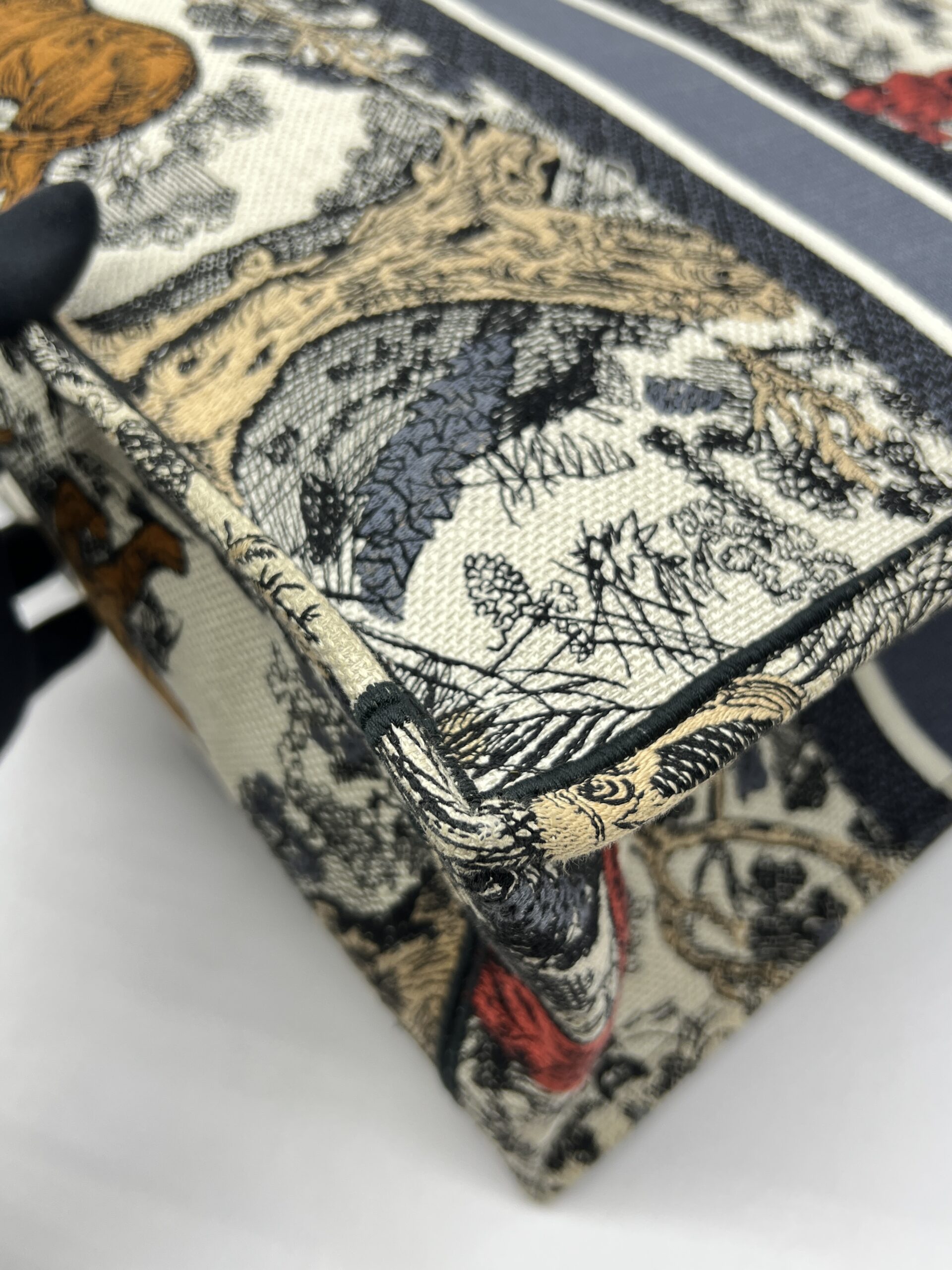 Book Tote Large Embroidery Toile De Jouy Multicolor