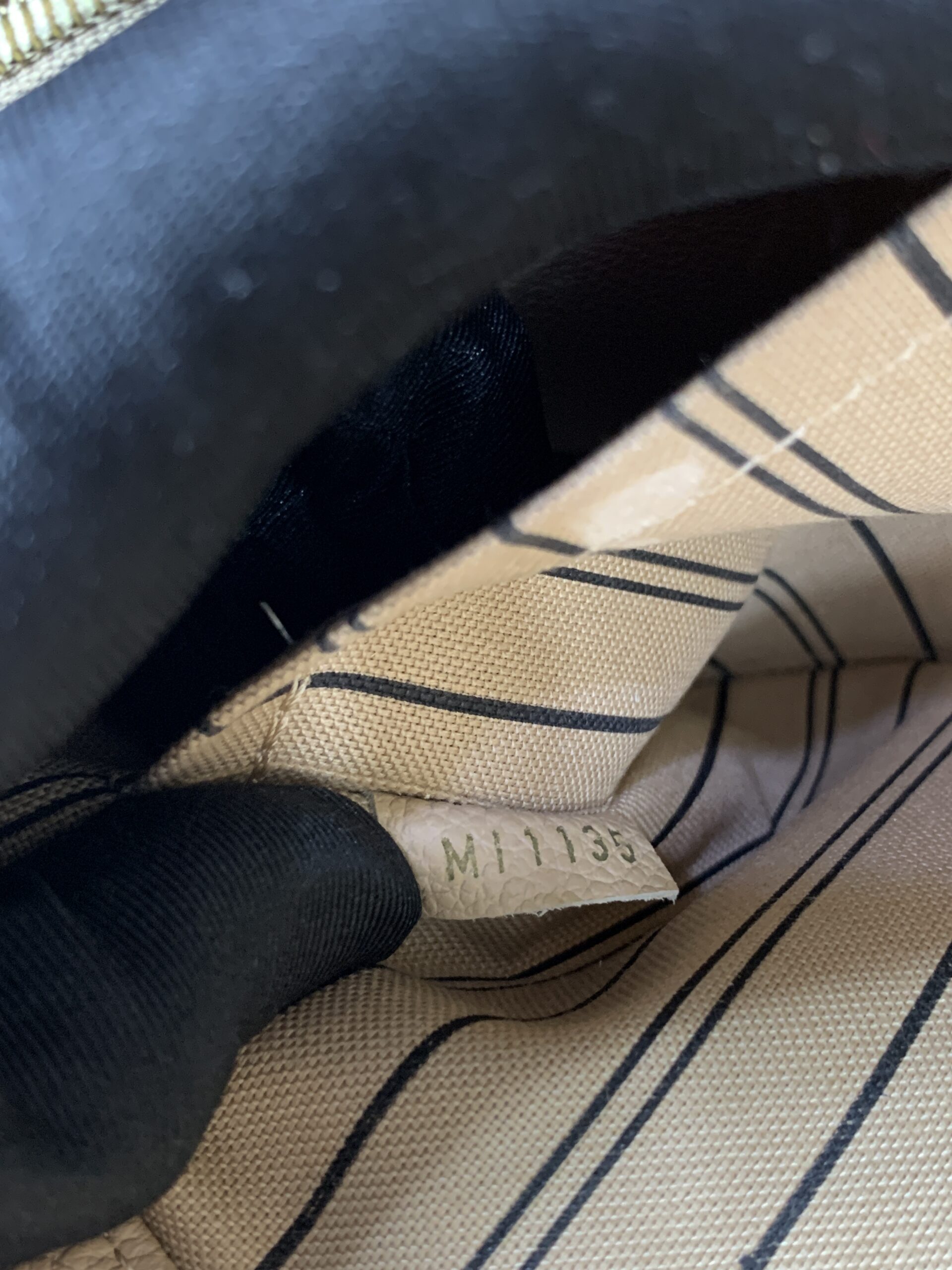 Montaigne Mm Monogram Empriente Creme