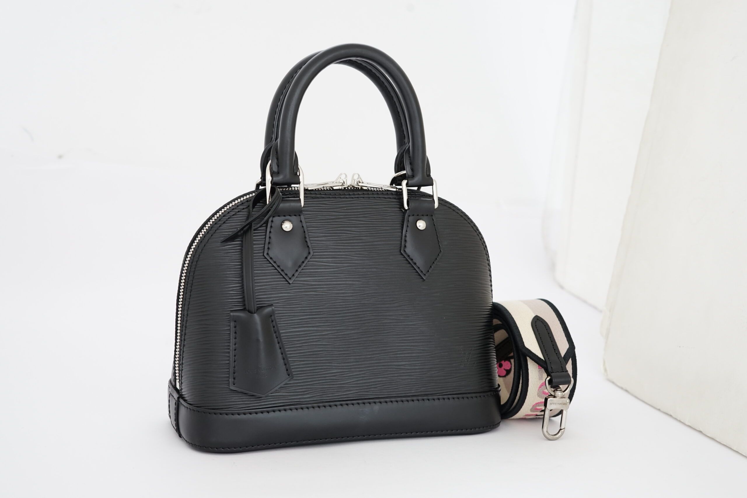 Alma Bb Strap Epi Black