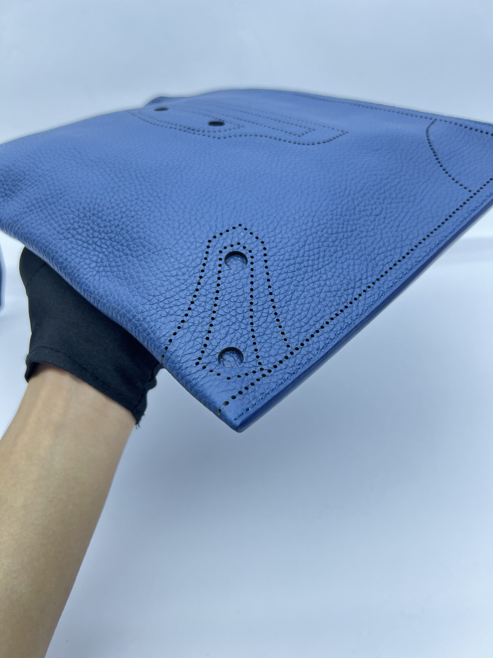 Blackout Clutch Blue