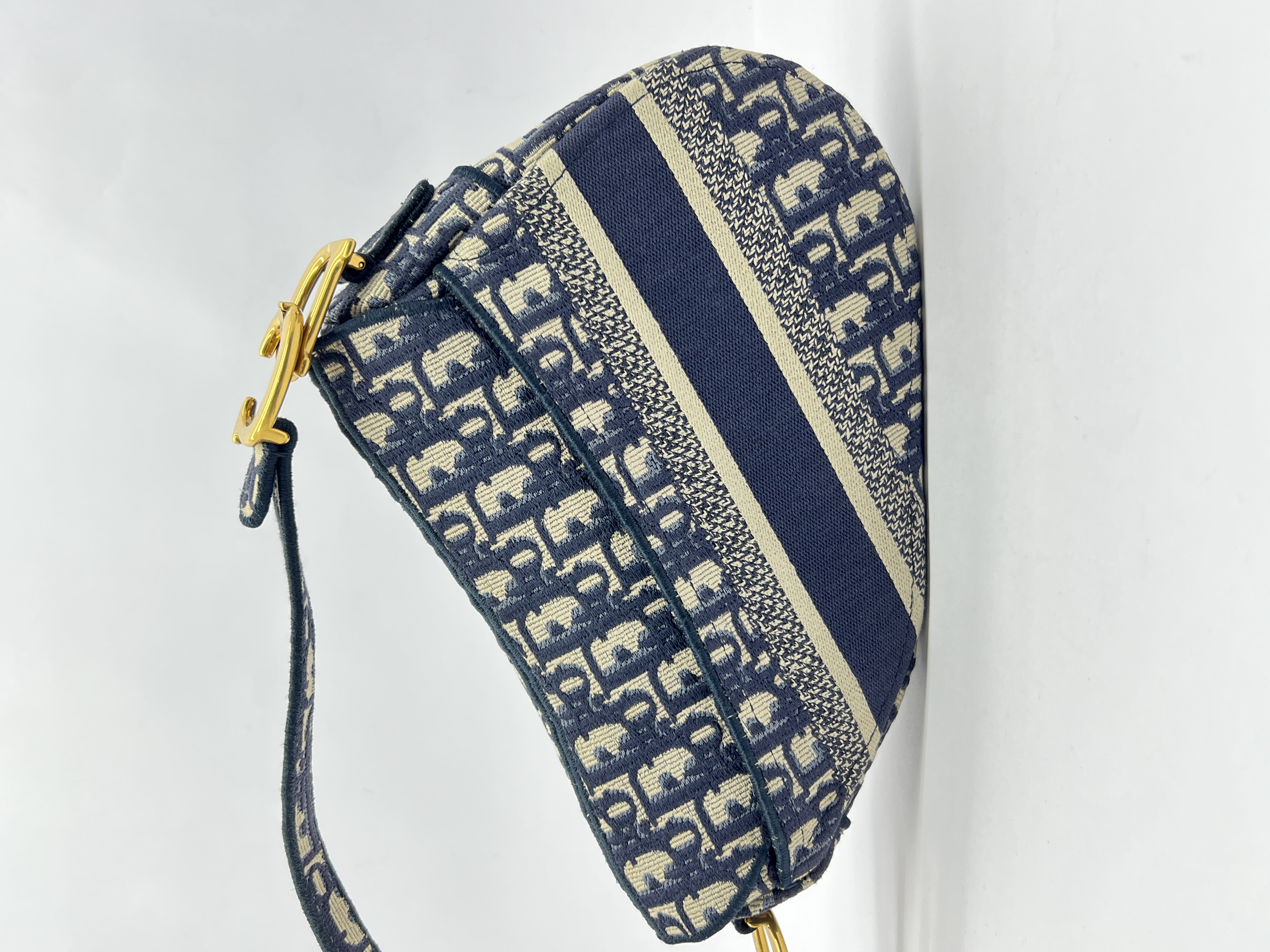 Saddle Medium Oblique Canvas