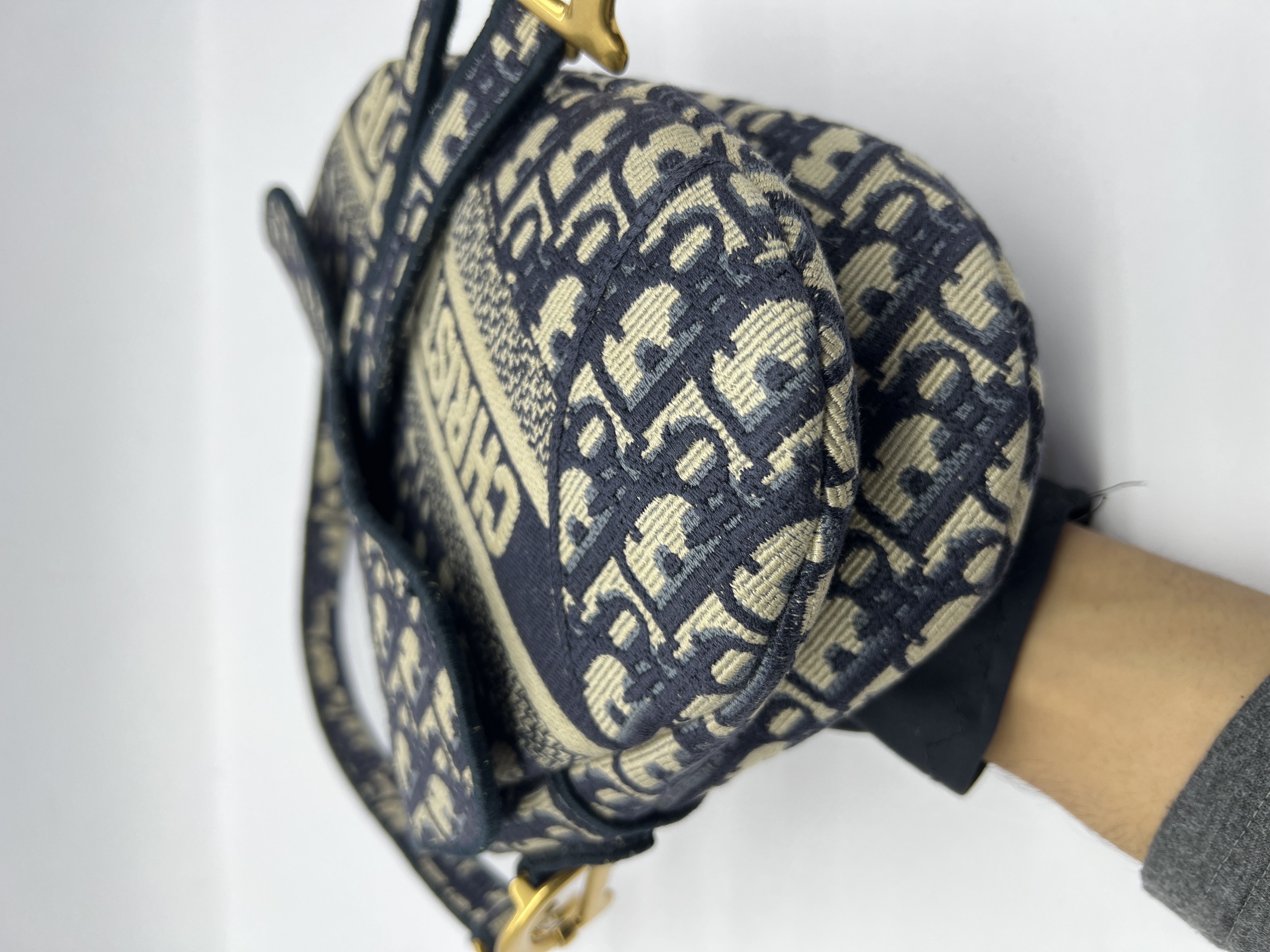 Saddle Medium Oblique Canvas