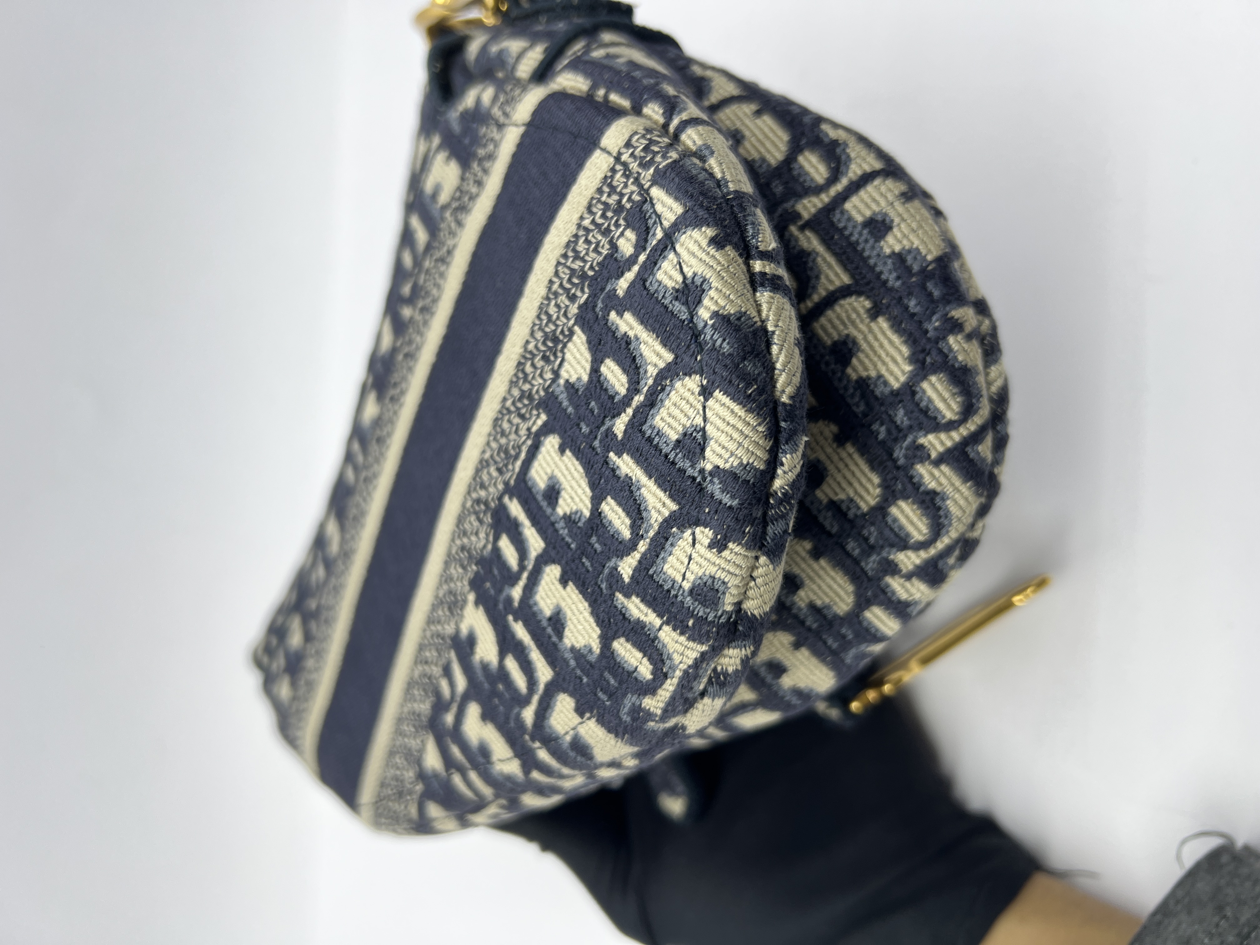 Saddle Medium Oblique Canvas