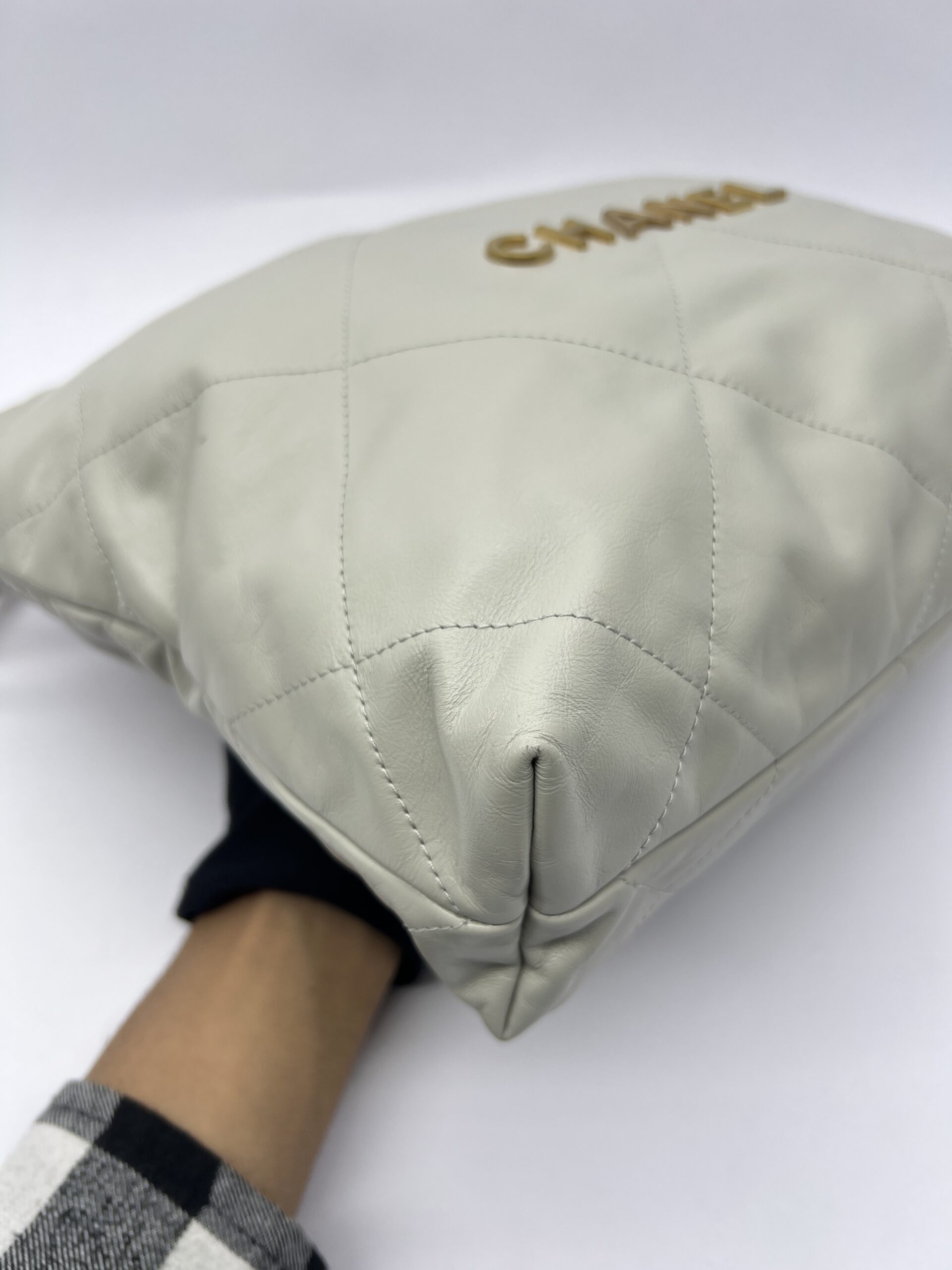 C22 Small Lamb Light Grey