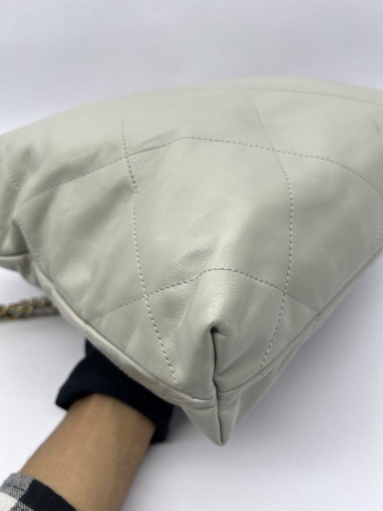 C22 Small Lamb Light Grey