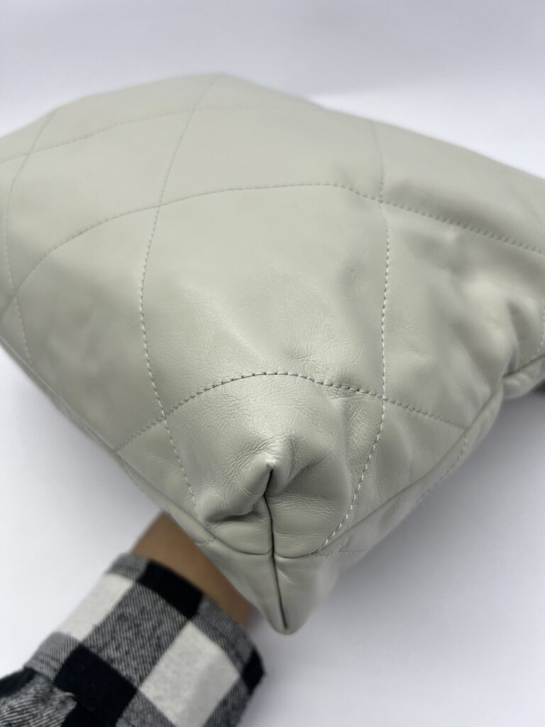 C22 Small Lamb Light Grey