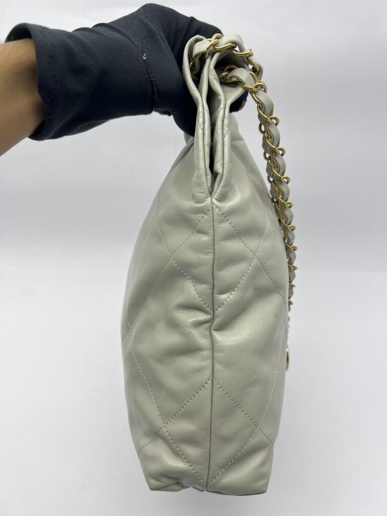 C22 Small Lamb Light Grey