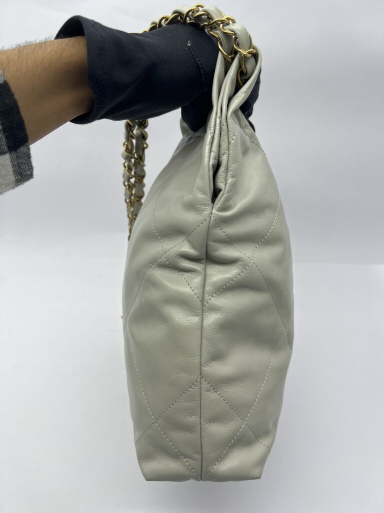 C22 Small Lamb Light Grey