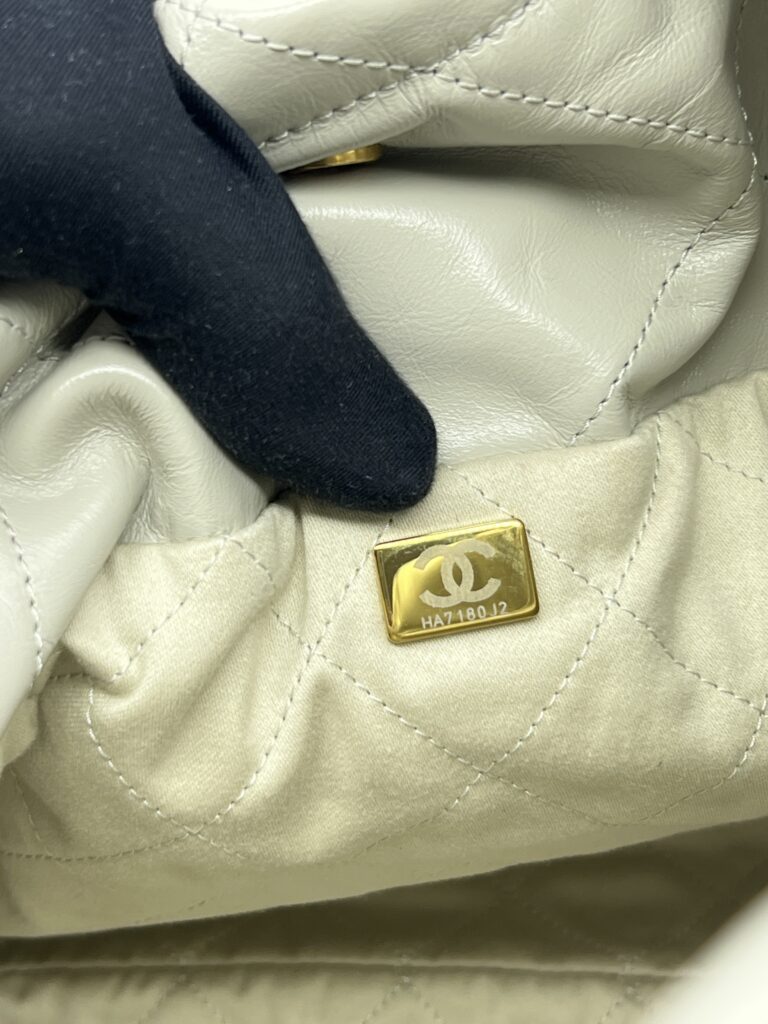 C22 Small Lamb Light Grey