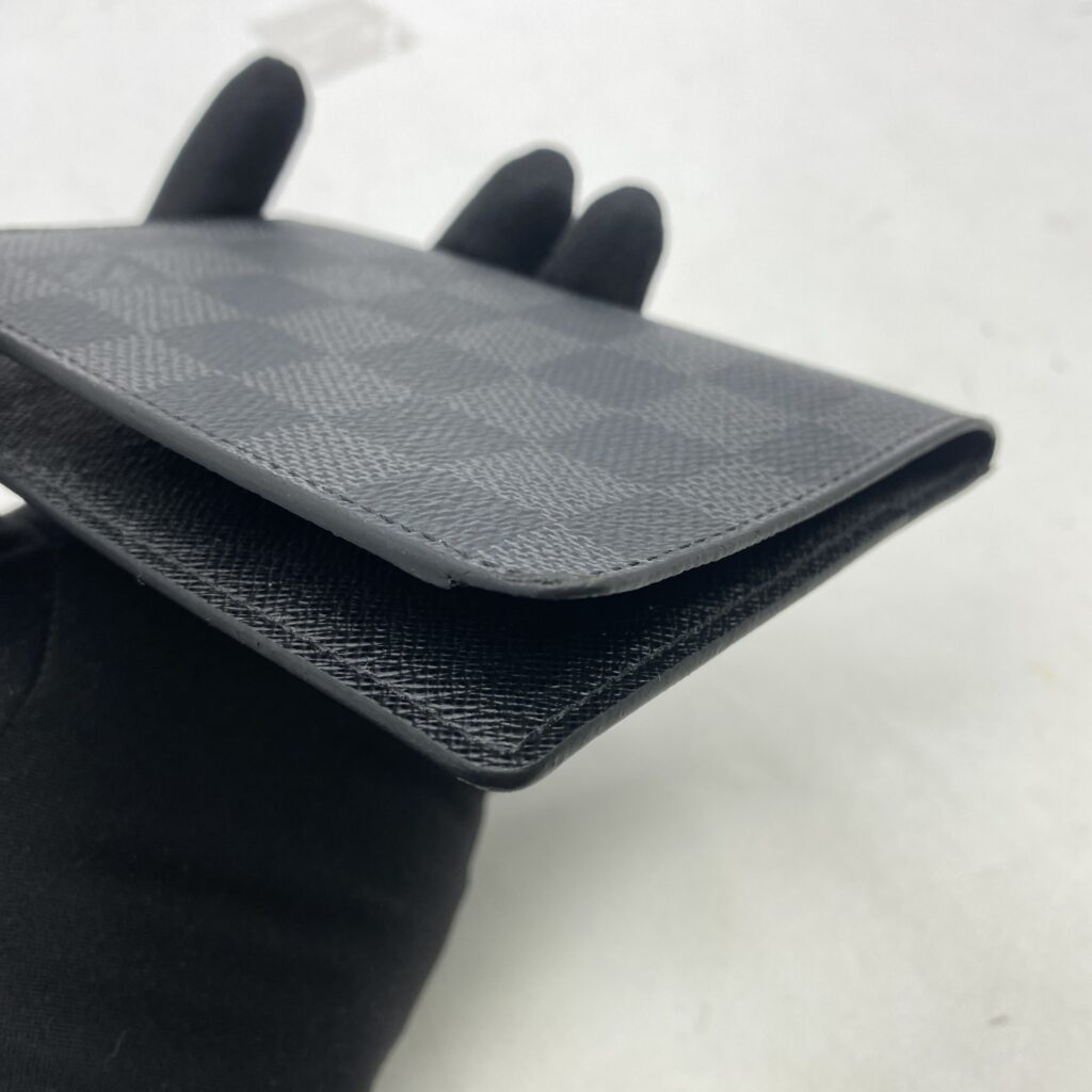 Couverture Passport Damier Graphite