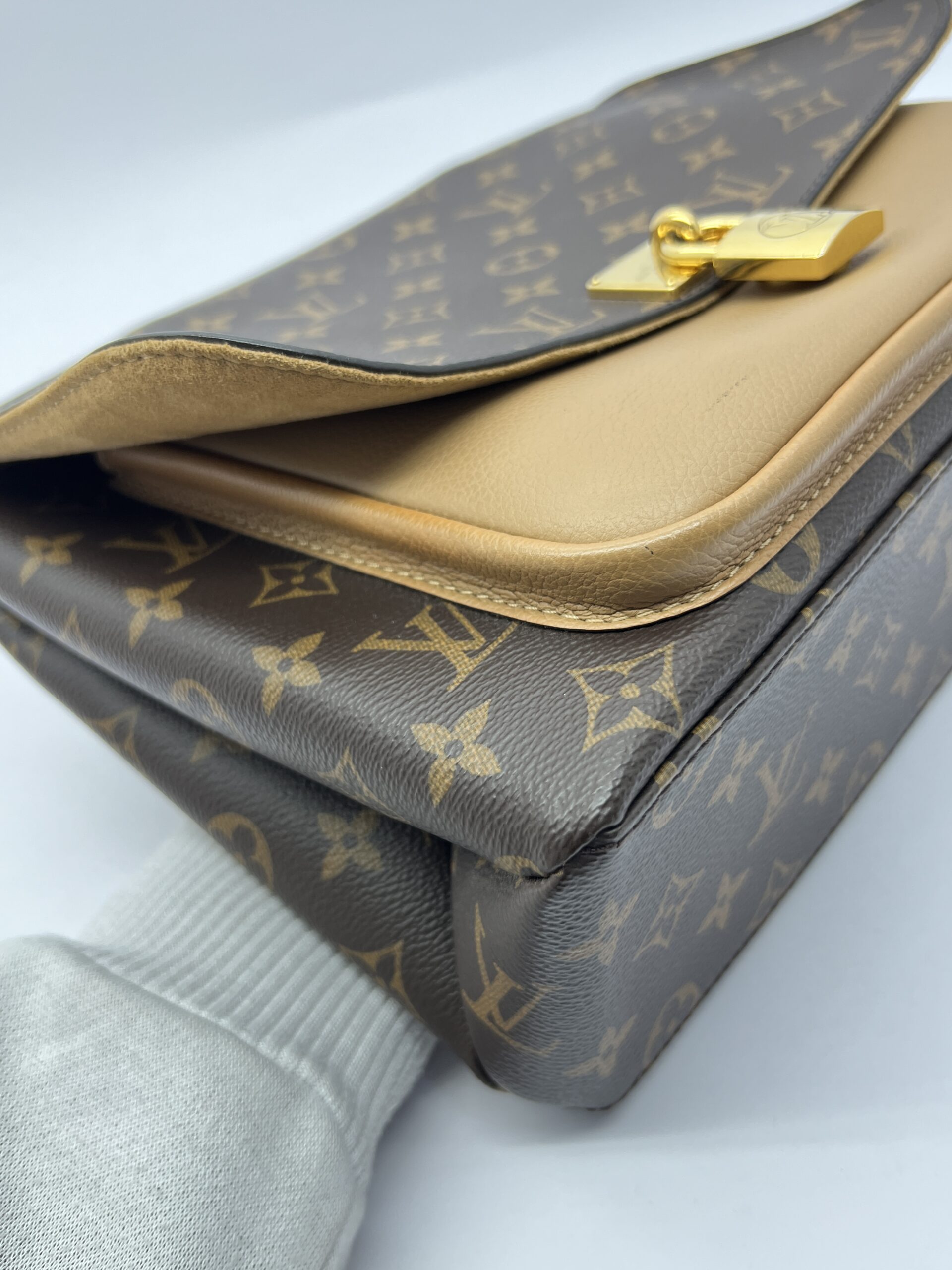 Marignan Monogram Sesame