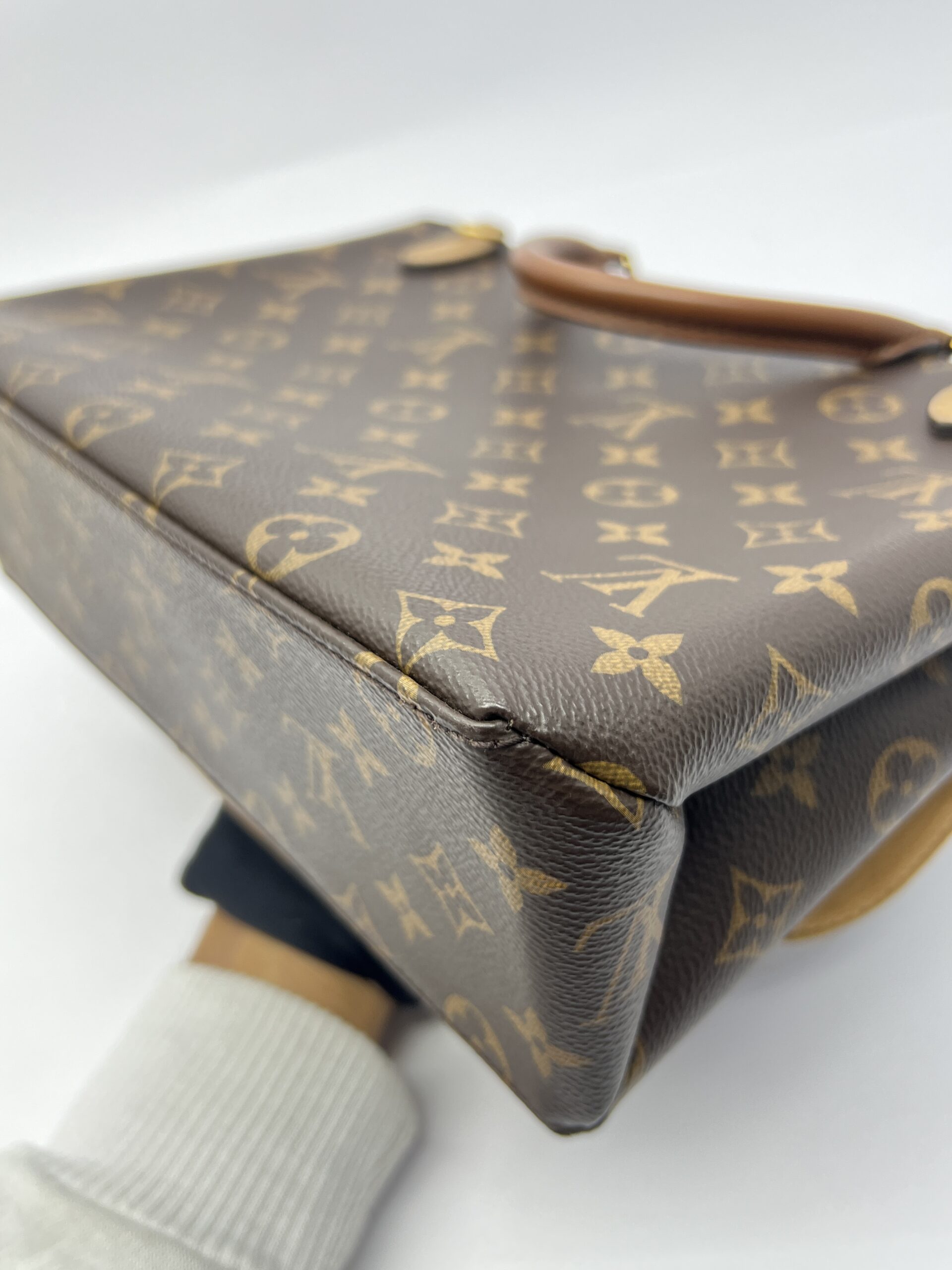 Marignan Monogram Sesame