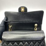 Classic Medium Caviar Black