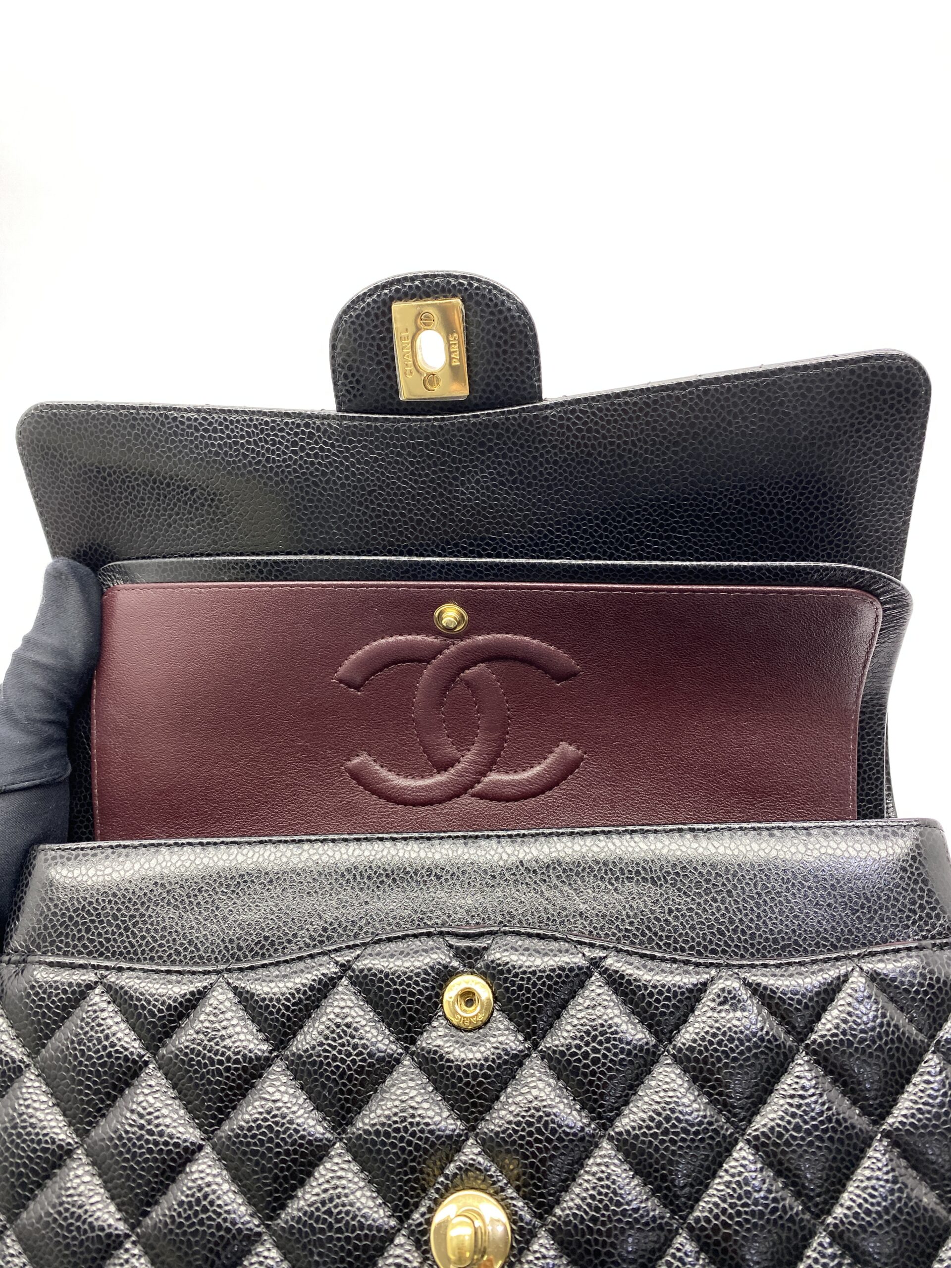 Classic Medium Caviar Black