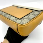 Padlock Slingbag GG Supreme Ivory Saffran