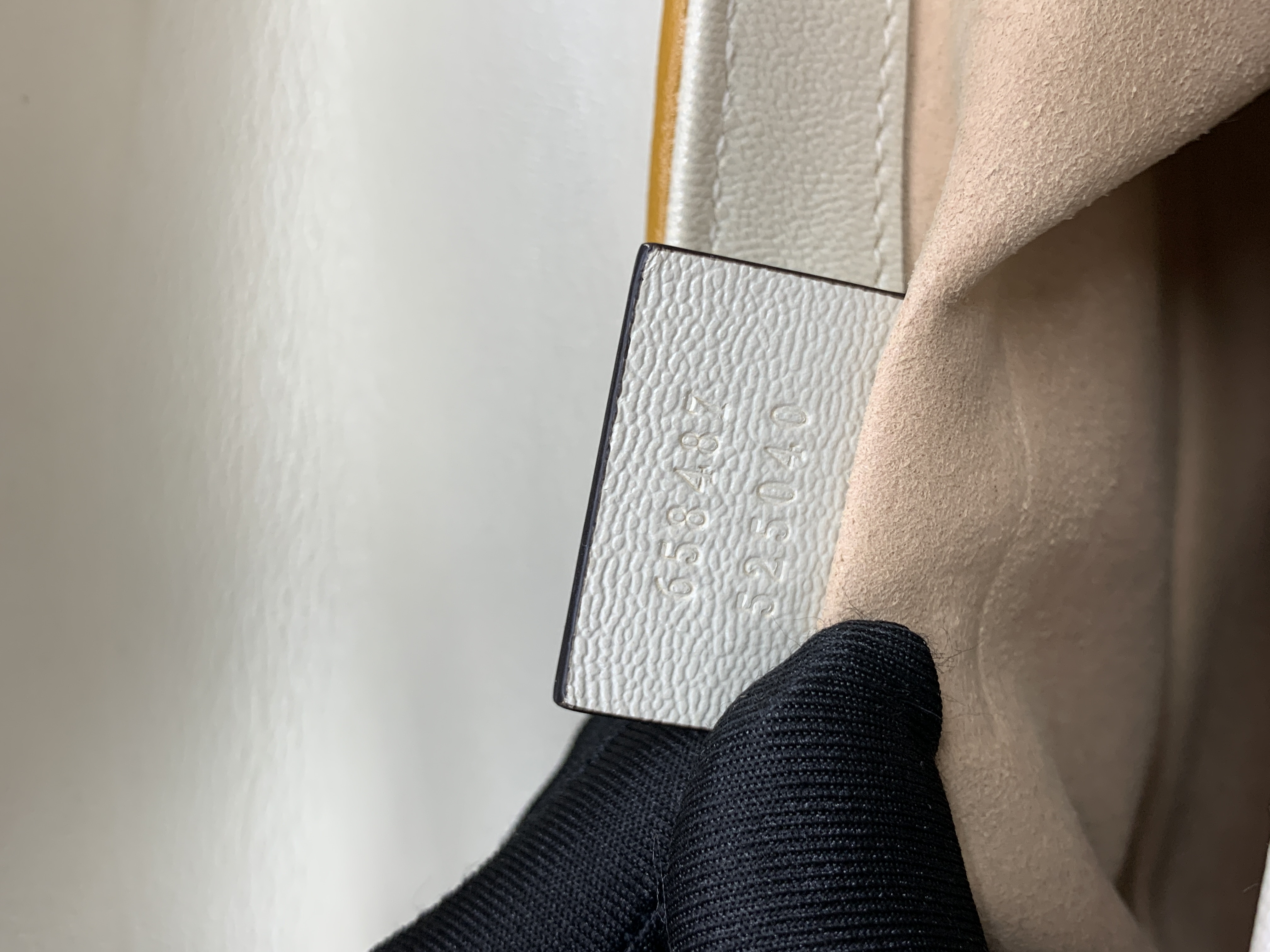 Padlock Slingbag GG Supreme Ivory Saffran