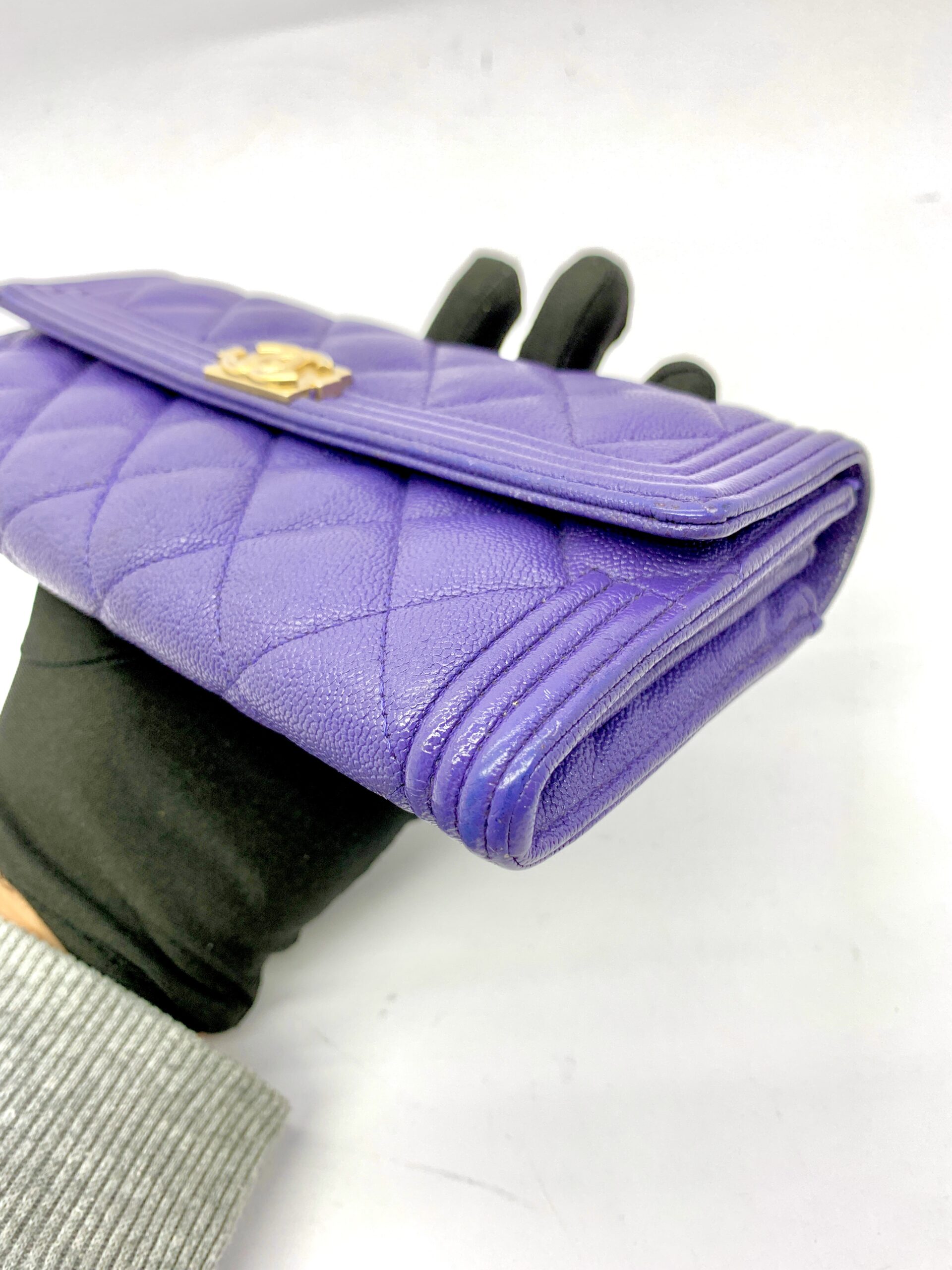 Boy Wallet Caviar Purple