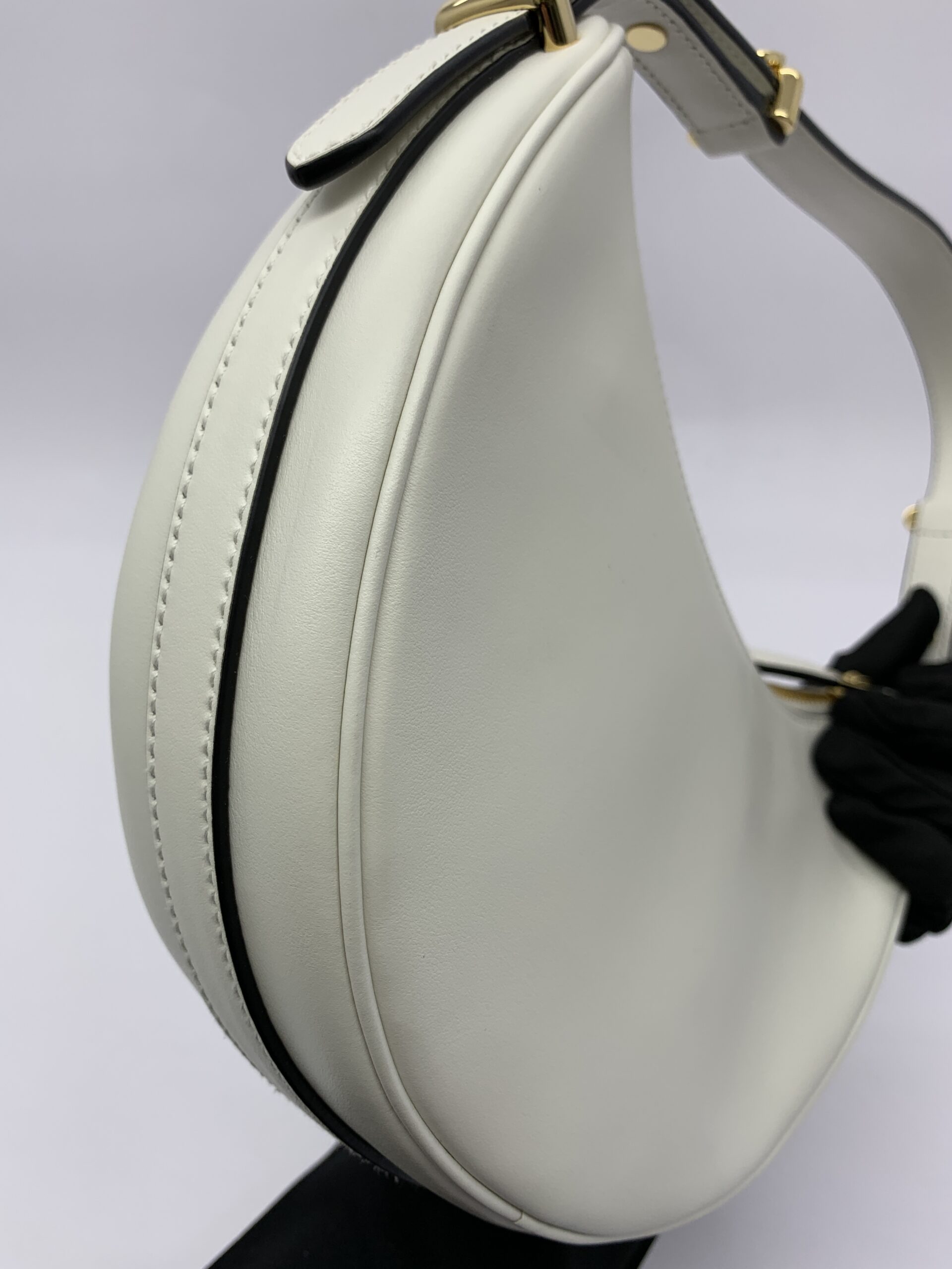 Travrtine Shoulder Bag Bianco Arque Leather