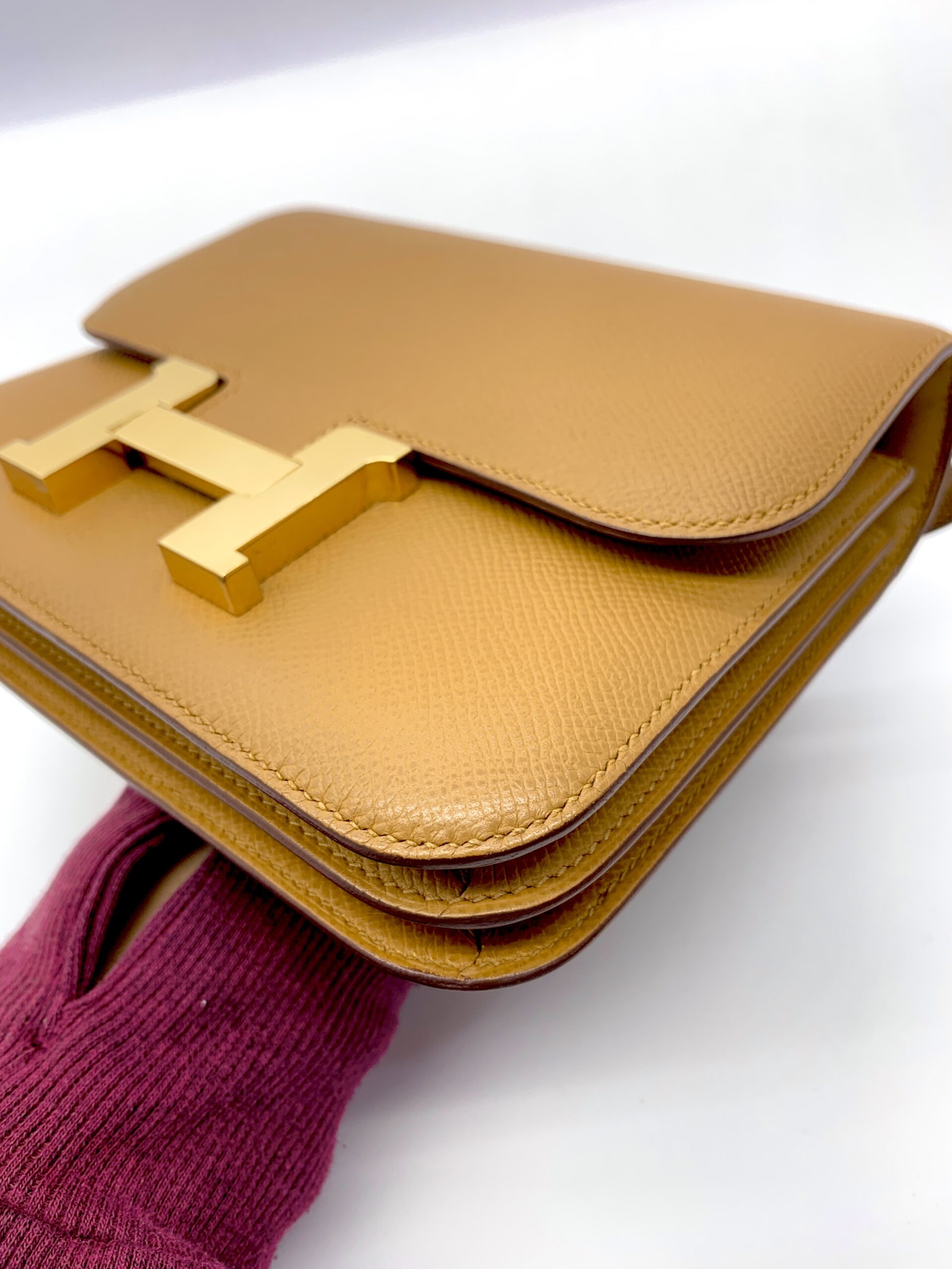 Constance 18 Sesame Epsom