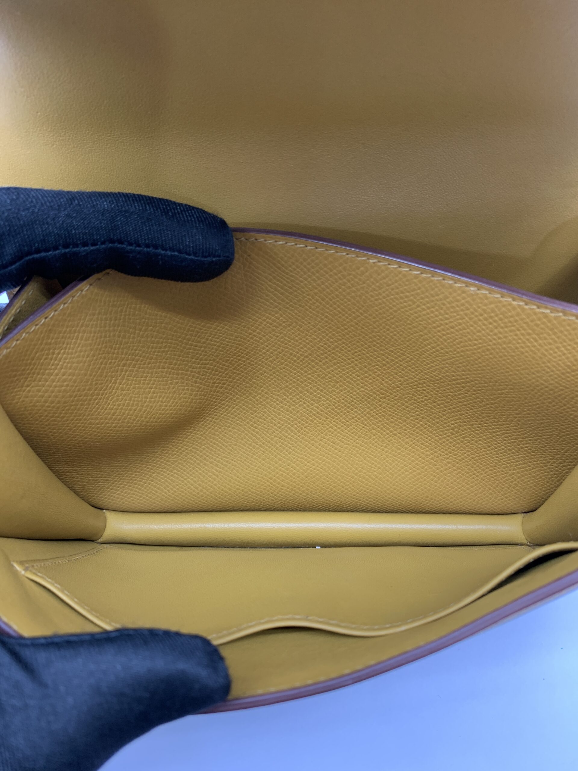 Constance 18 Sesame Epsom