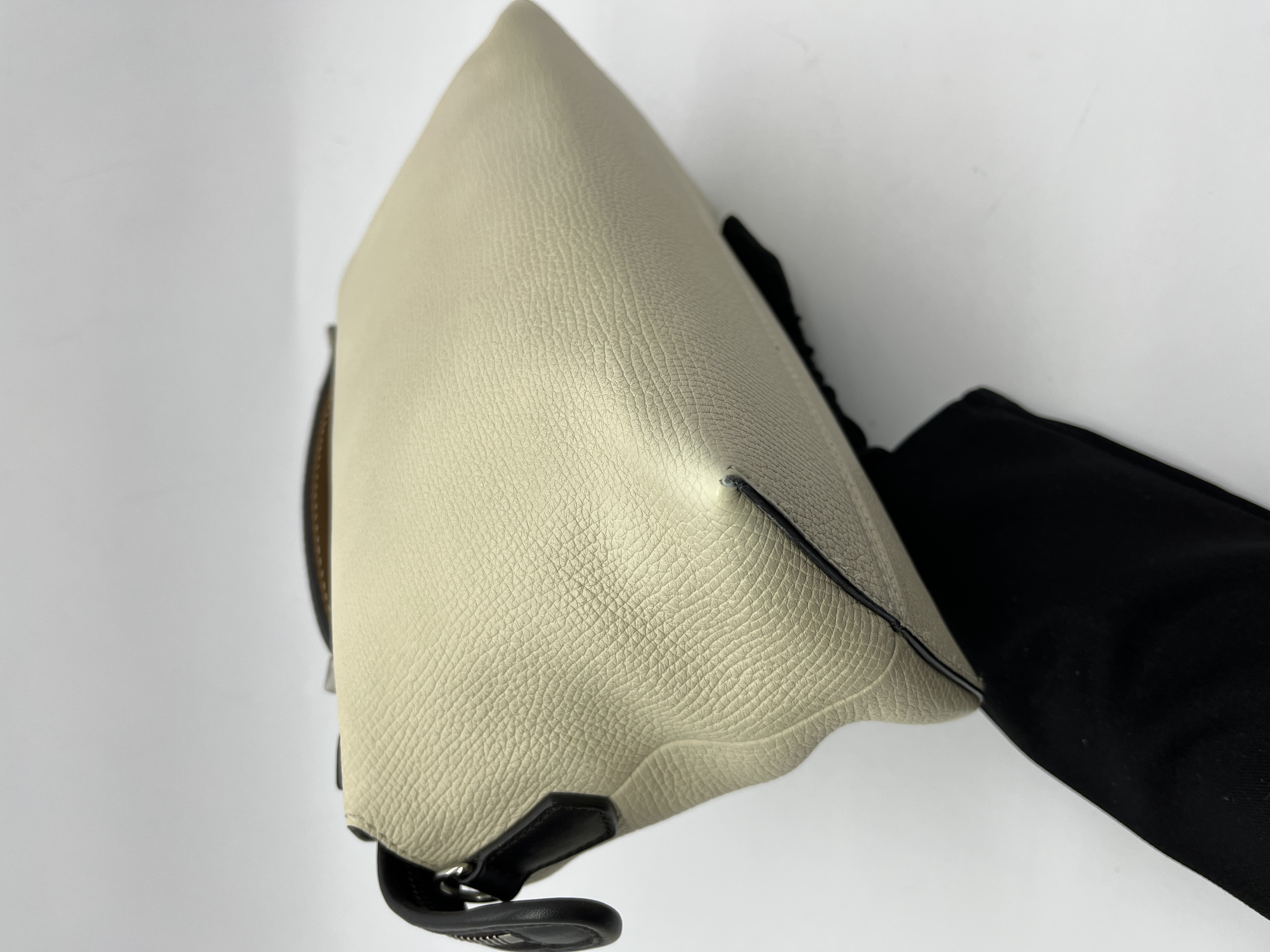 By The Way Medium Camelia Creme