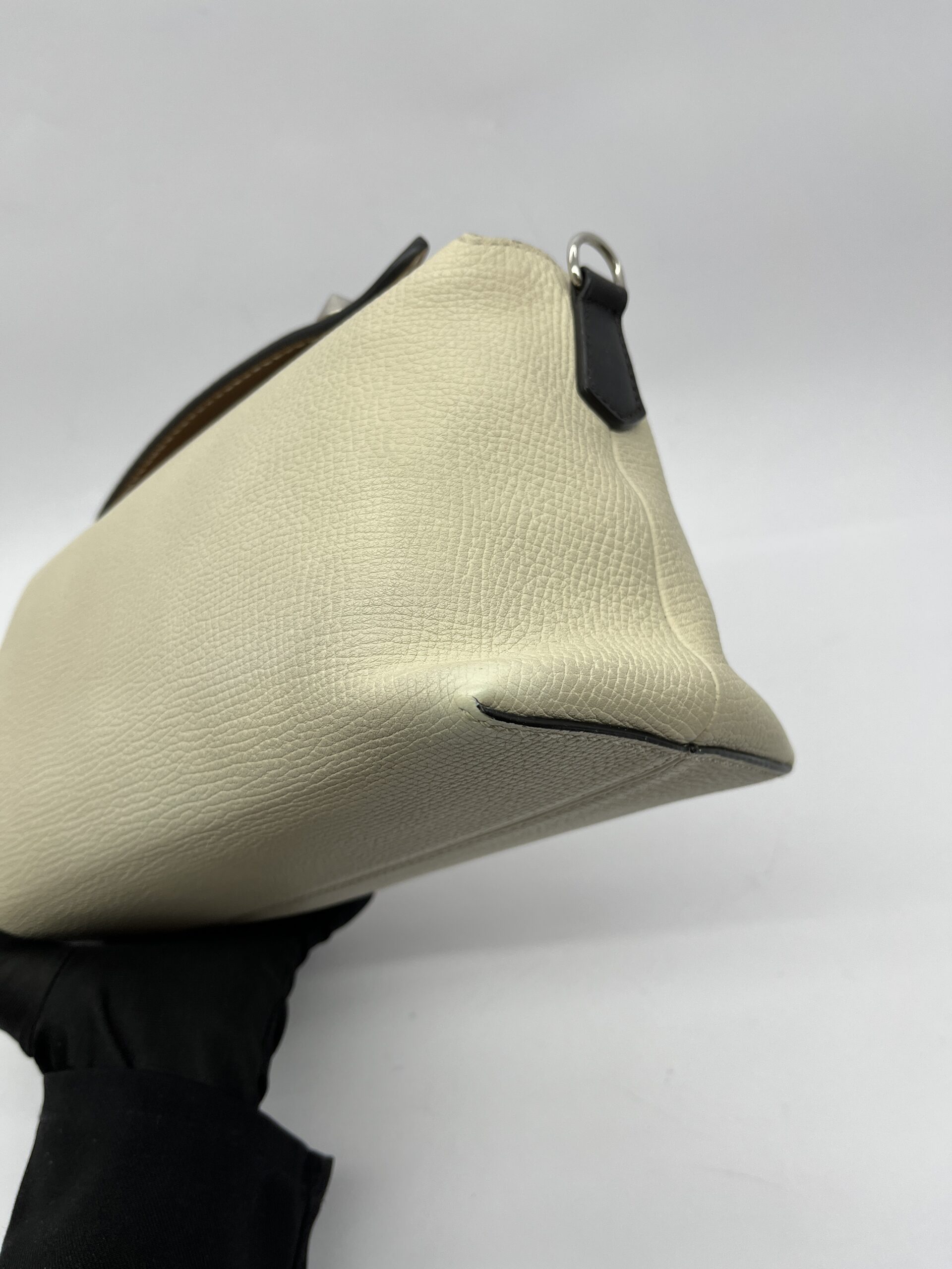 By The Way Medium Camelia Creme