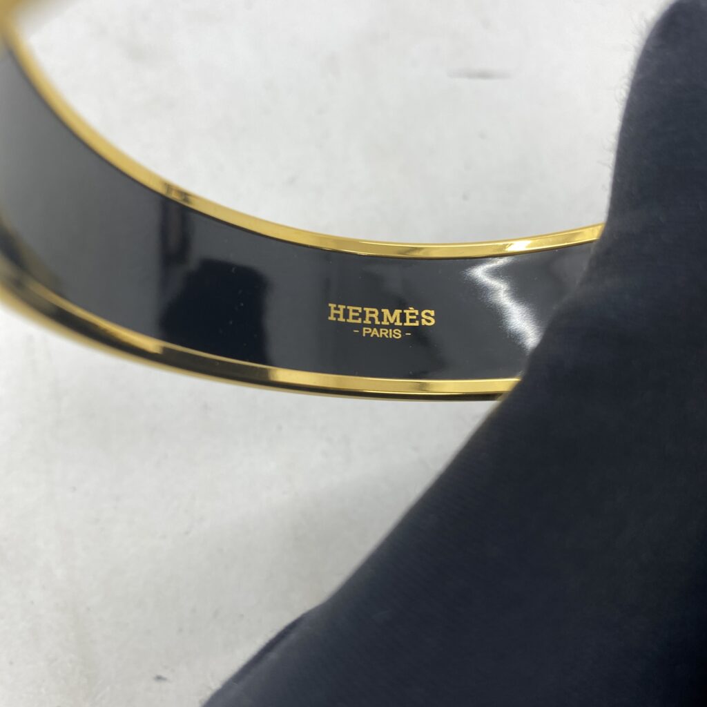 Large Caleche Bracelet Email Plaque Lisspb Noir Gold