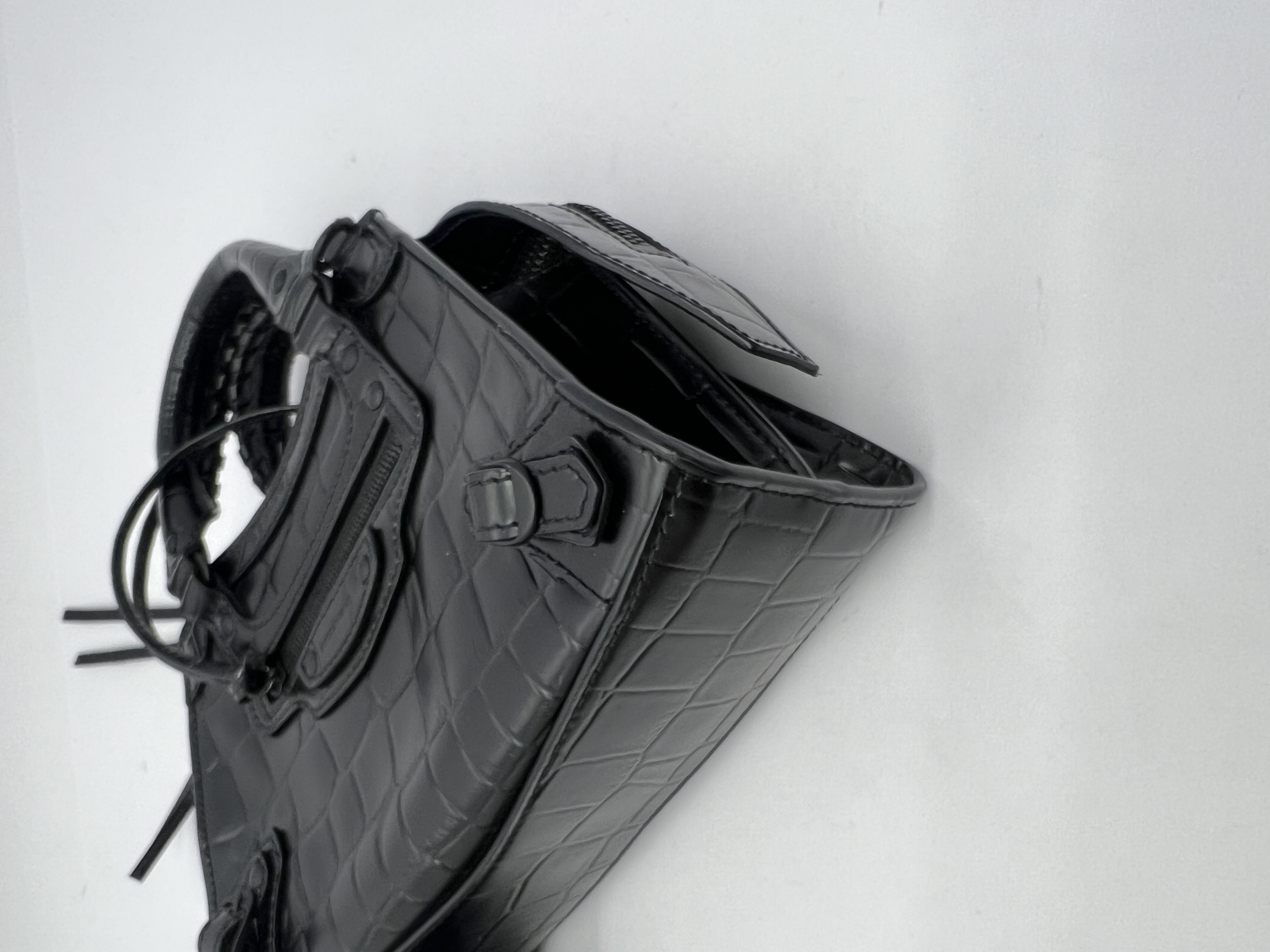 Neo Classic Mini Croco All Black