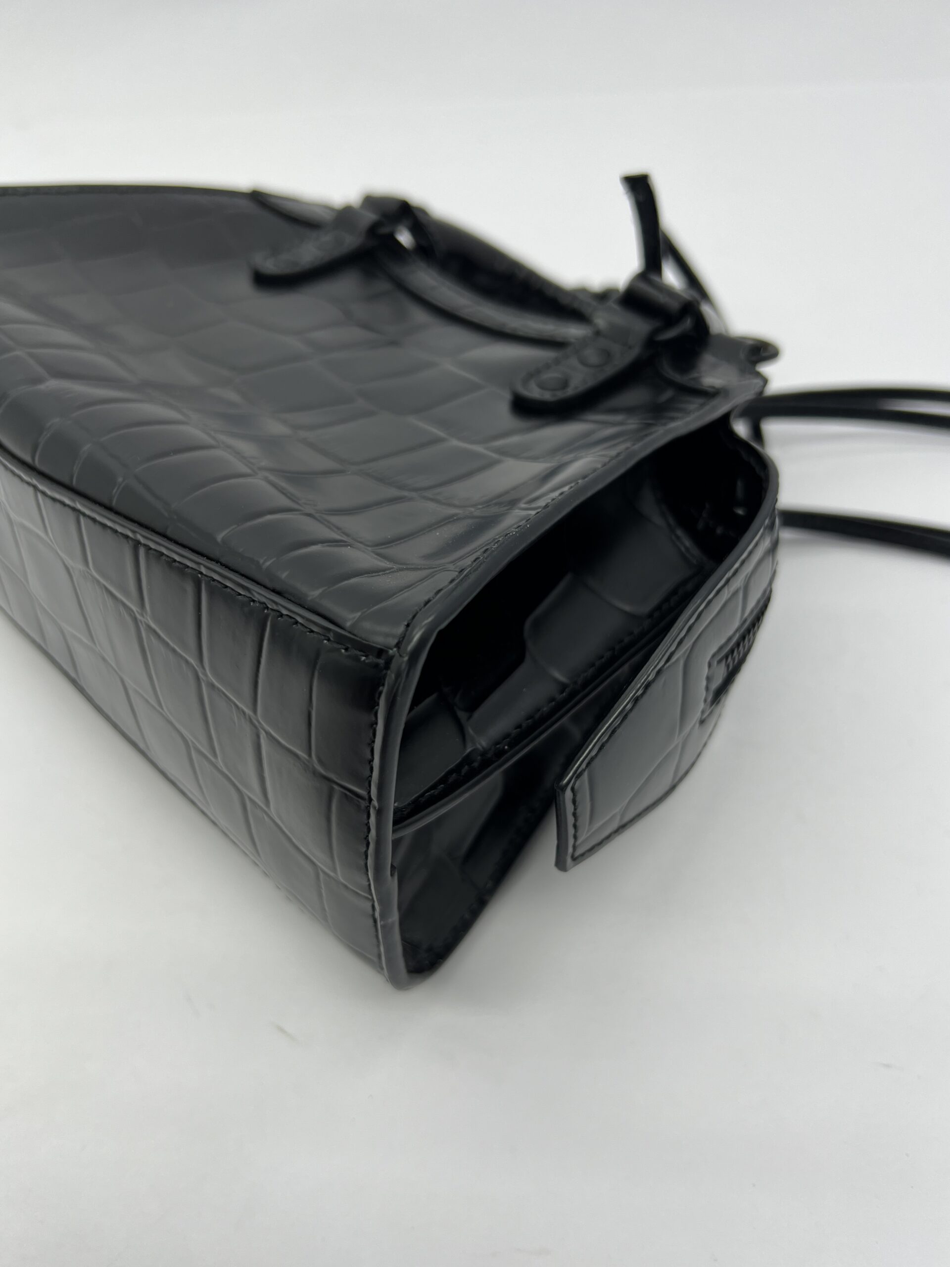 Neo Classic Mini Croco All Black