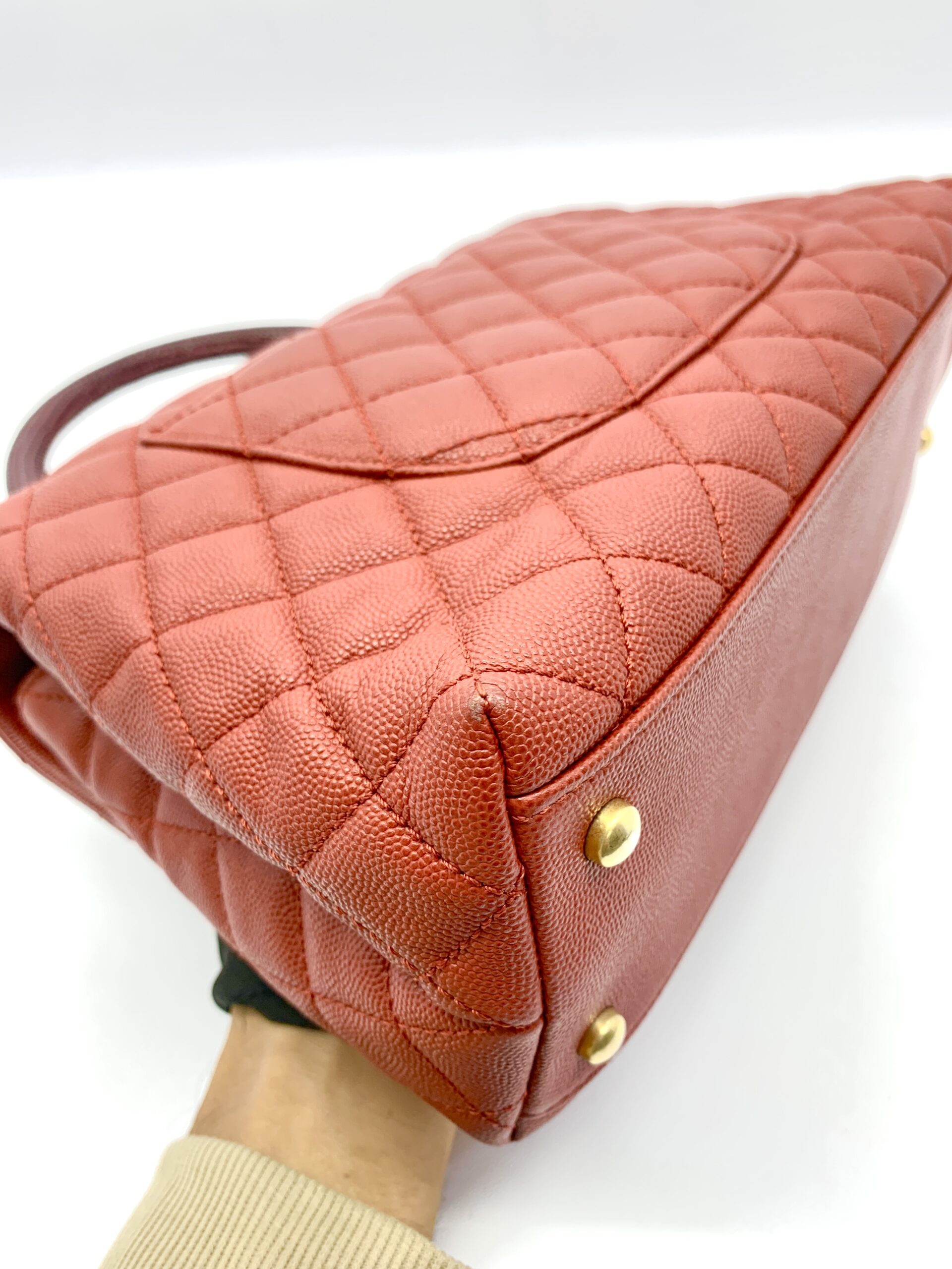 Coco Handle Medium Caviar Red Lizard Handle