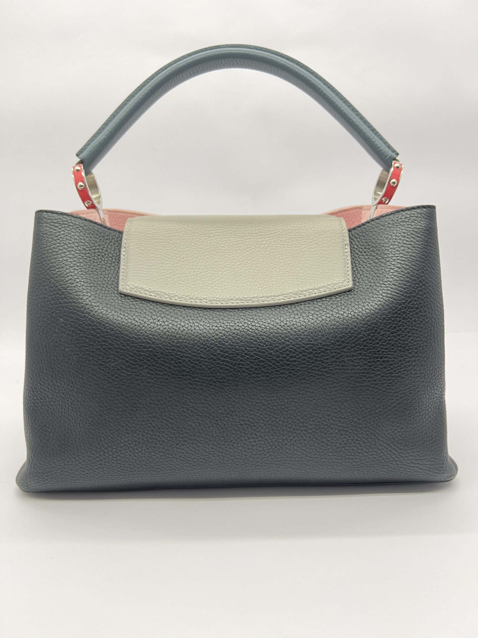 Capucine Mm Taurillon Black