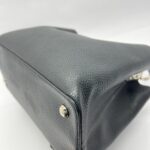 Capucine Mm Taurillon Black