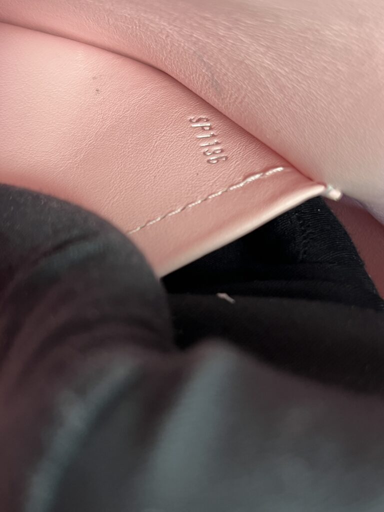 Capucine Mm Taurillon Black