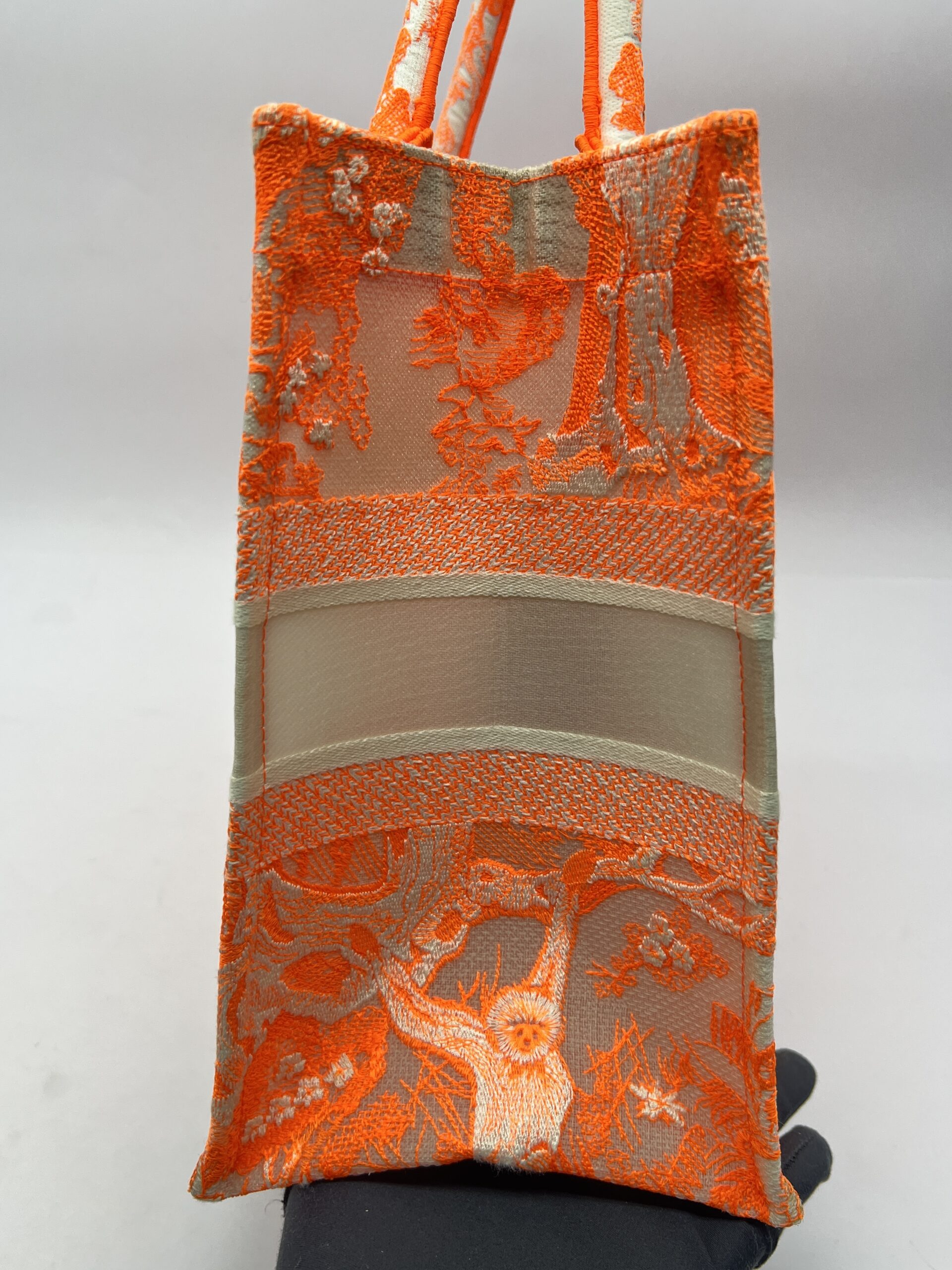 Medium Book Tote Linen Orange Toile De Jouy