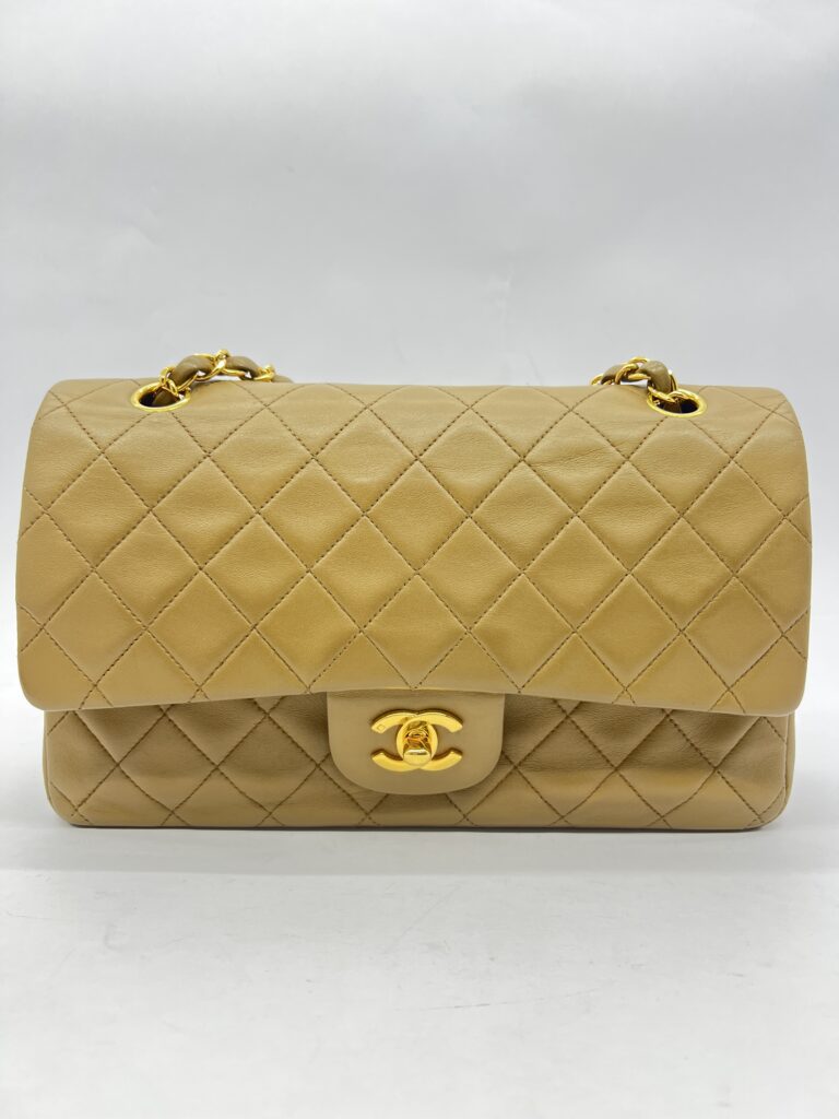 Classic Medium D. Flap Lambskin Light Brown