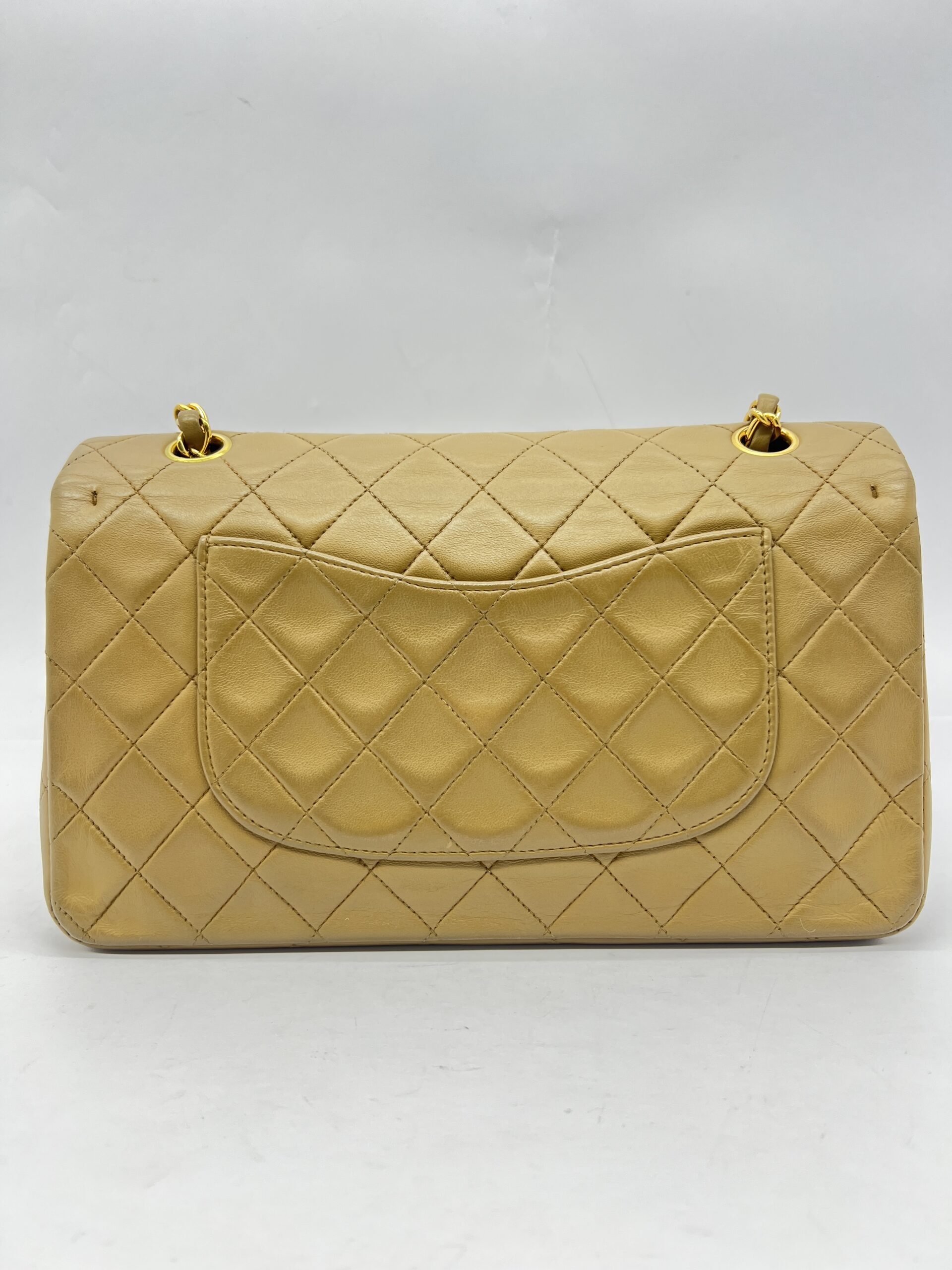 Classic Medium D. Flap Lambskin Light Brown