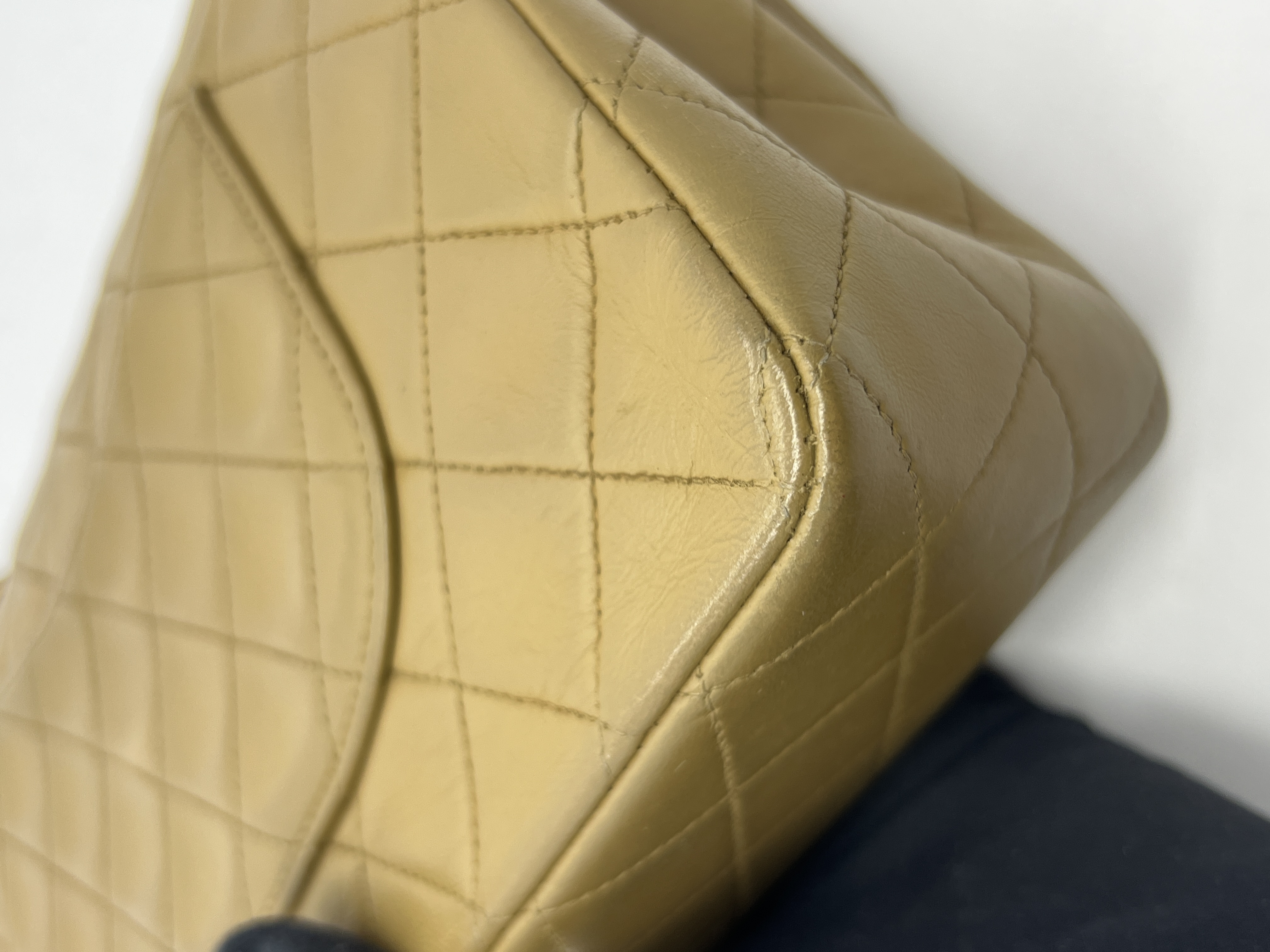 Classic Medium D. Flap Lambskin Light Brown