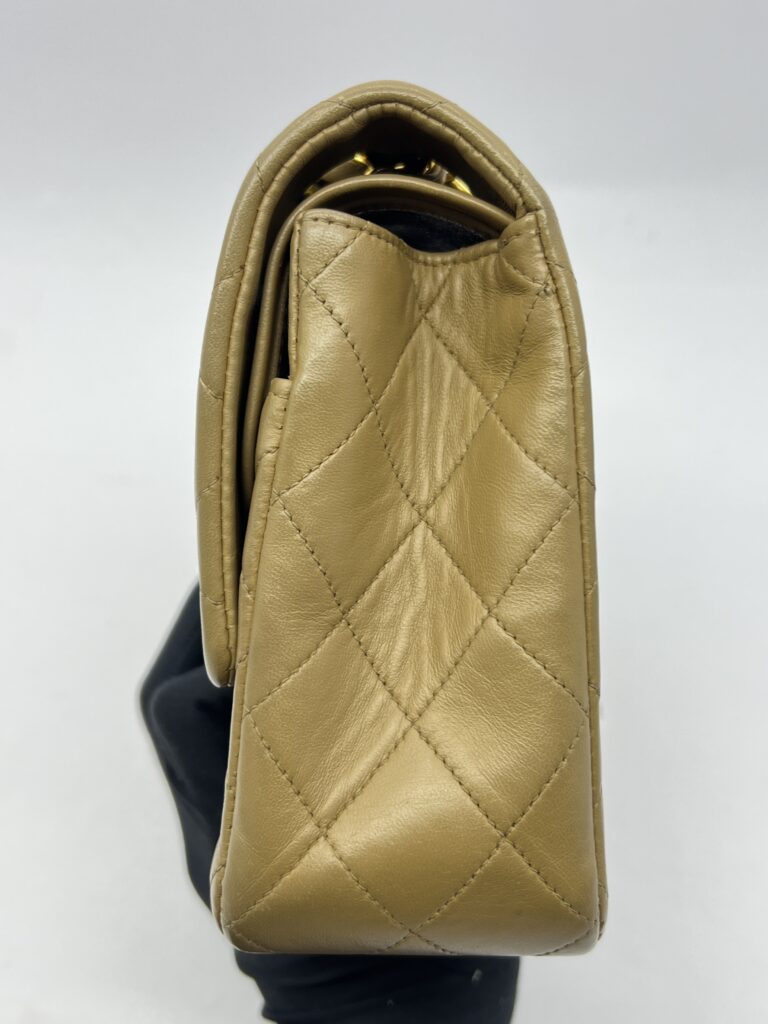 Classic Medium D. Flap Lambskin Light Brown