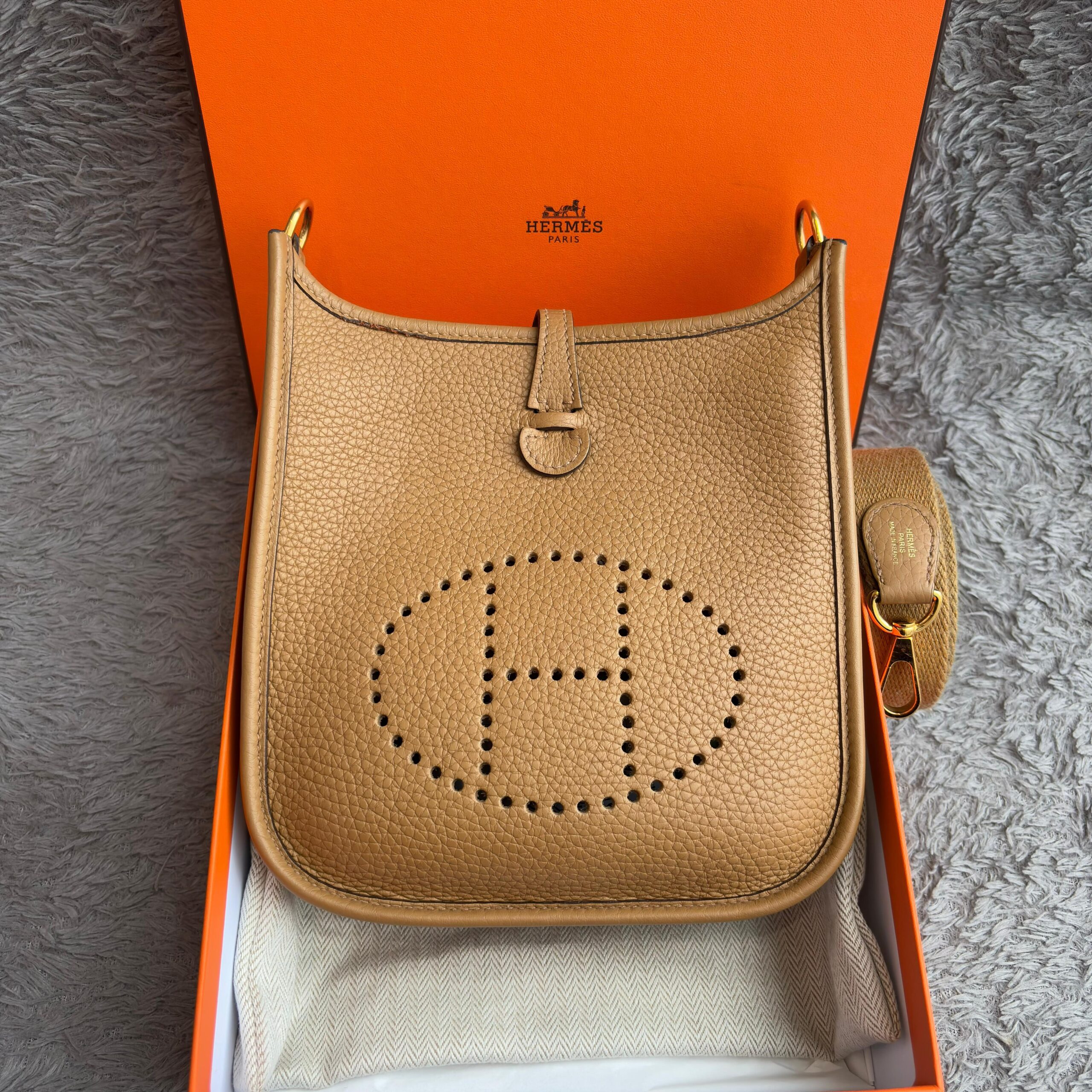 Mini Evelyn Clem Biscuit