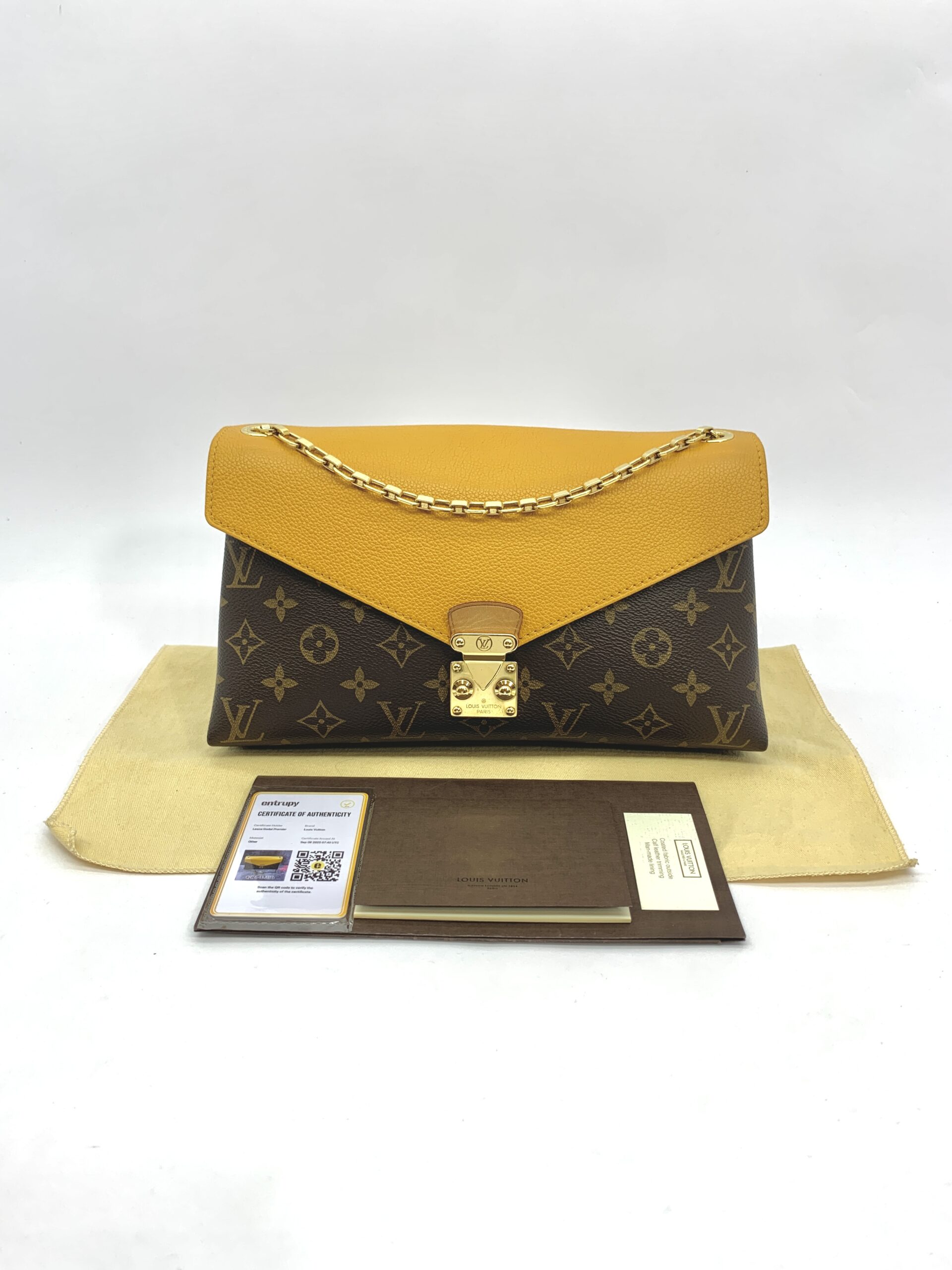 Pallas Chain Monogram Saffran GHW