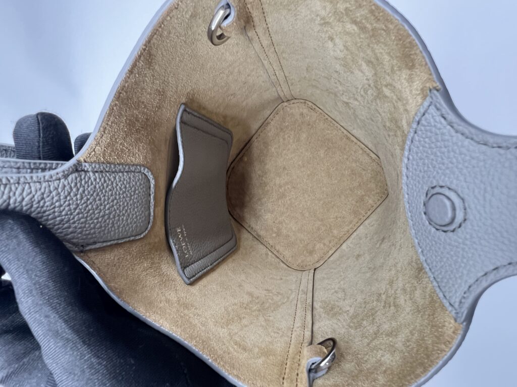 Pebble Bucket Bag Dark Grey SHW