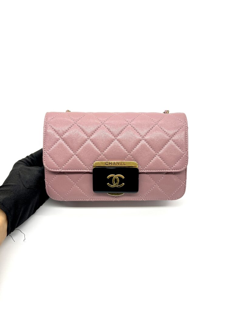 Chanel Beauty Lock Flap Bag Mauve GHW