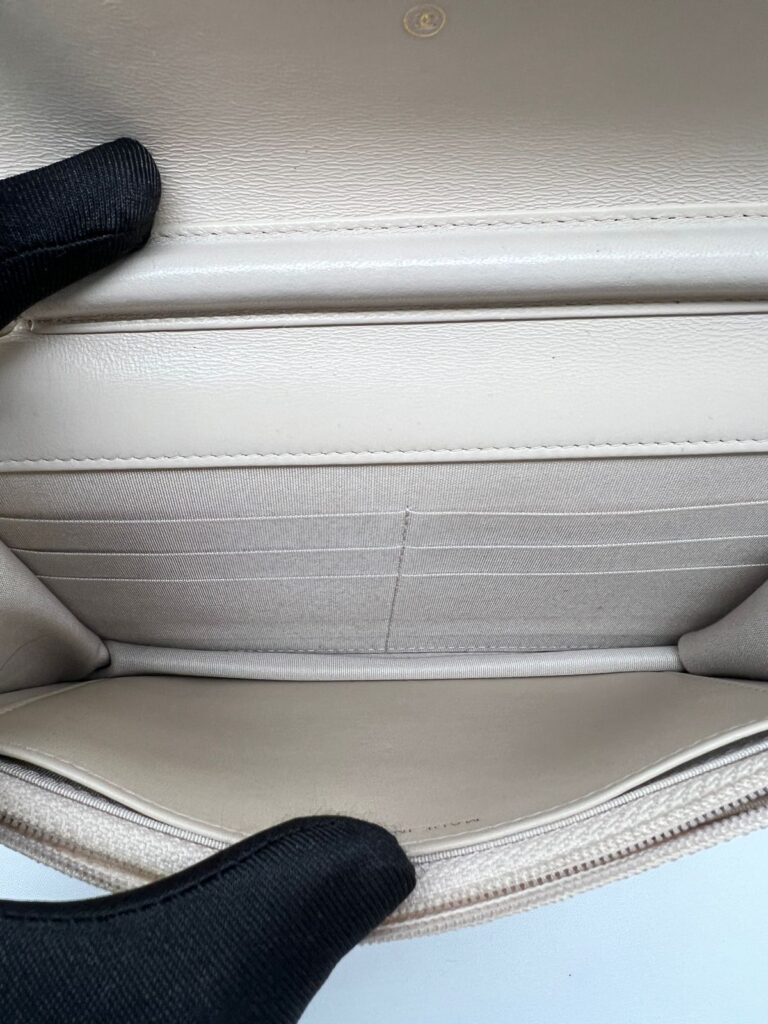 WOC Round Chain Lambskin Light Beige GHW