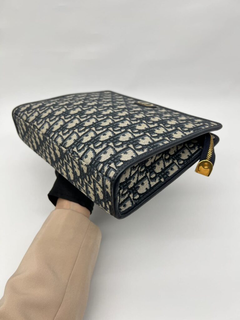 30 Montaigne Dea Pouch Canvas Oblique Navy GHW